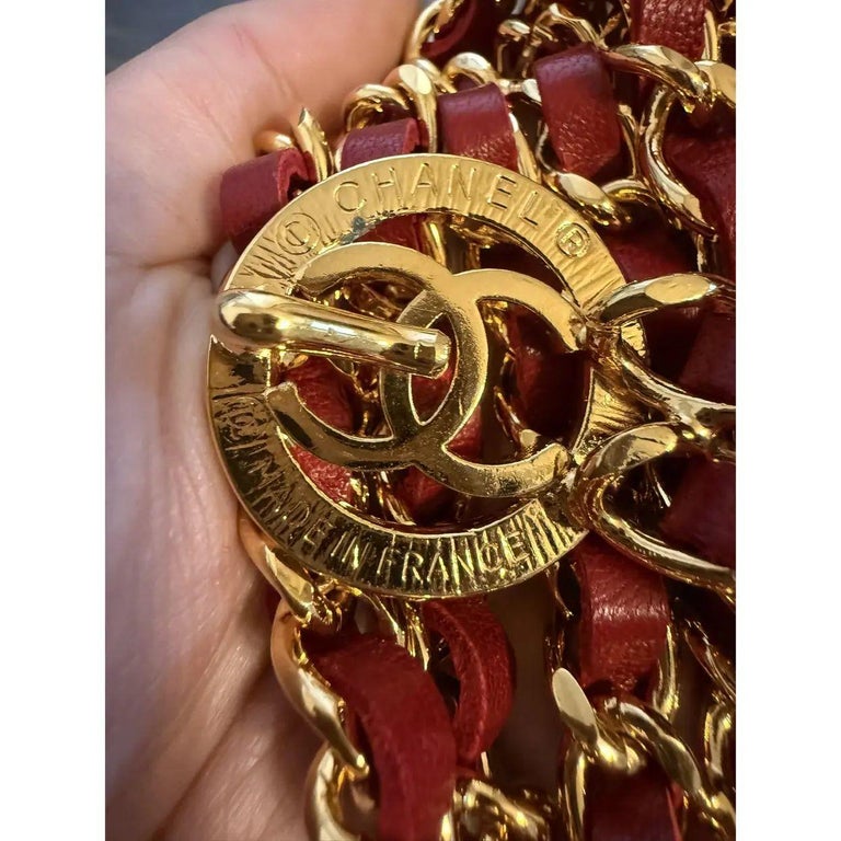CHANEL Vintage Red Leather Gold Chain Link CC Logo Belt For  display picture 1