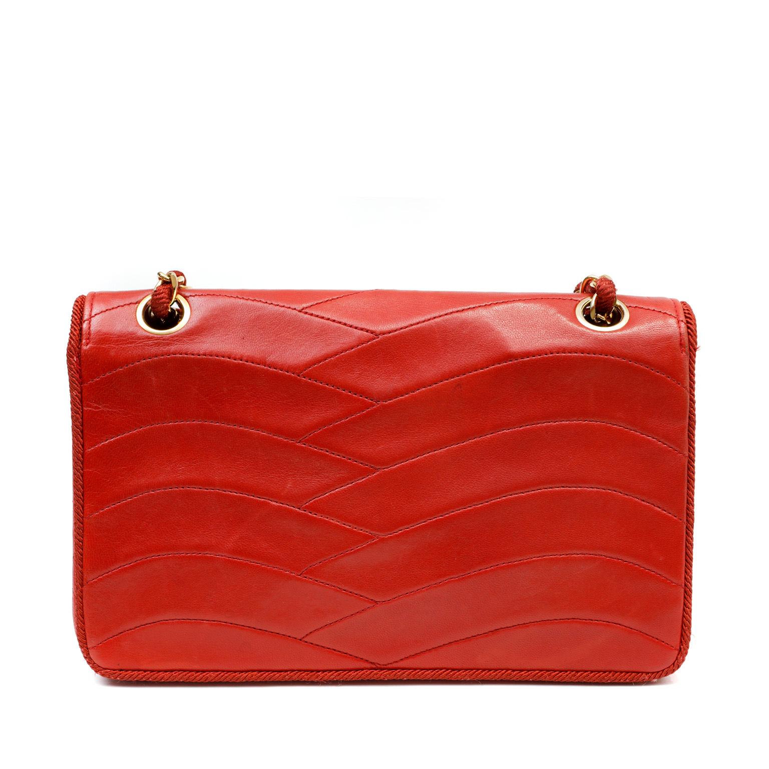 Chanel Vintage Red Leather Scallop Quilted Flap Bag  In Good Condition For Sale In Palm Beach, FL