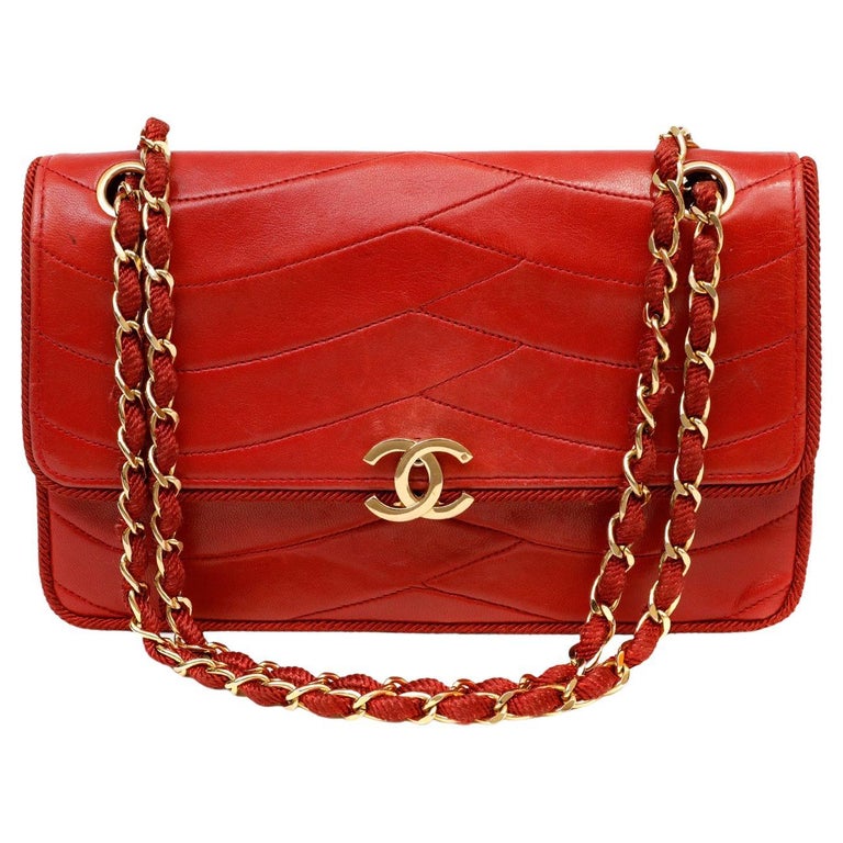 Chanel Vintage Red Leather Scallop Quilted Flap Bag For Sale at