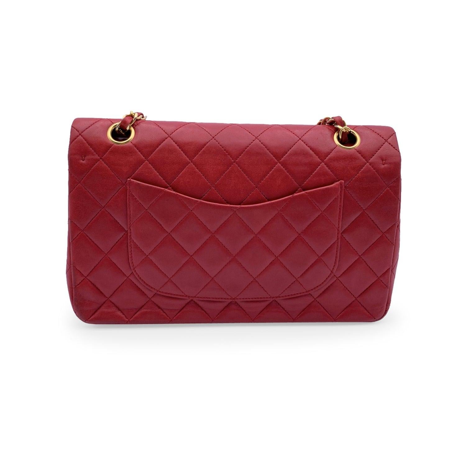 Women's Chanel Vintage Red Quilted Timeless Classic 2.55 Shoulder Bag 25 cm