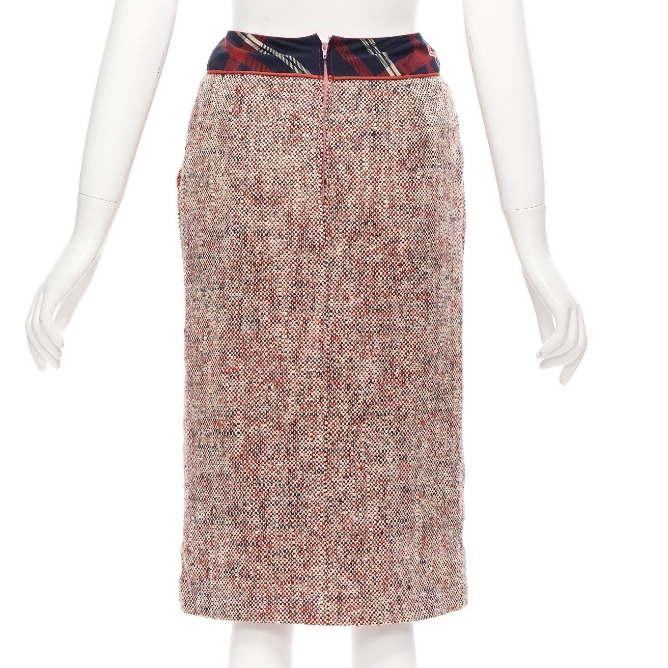 Women's CHANEL Vintage red speckled boucle navy tartan pencil skirt FR34 XS For Sale
