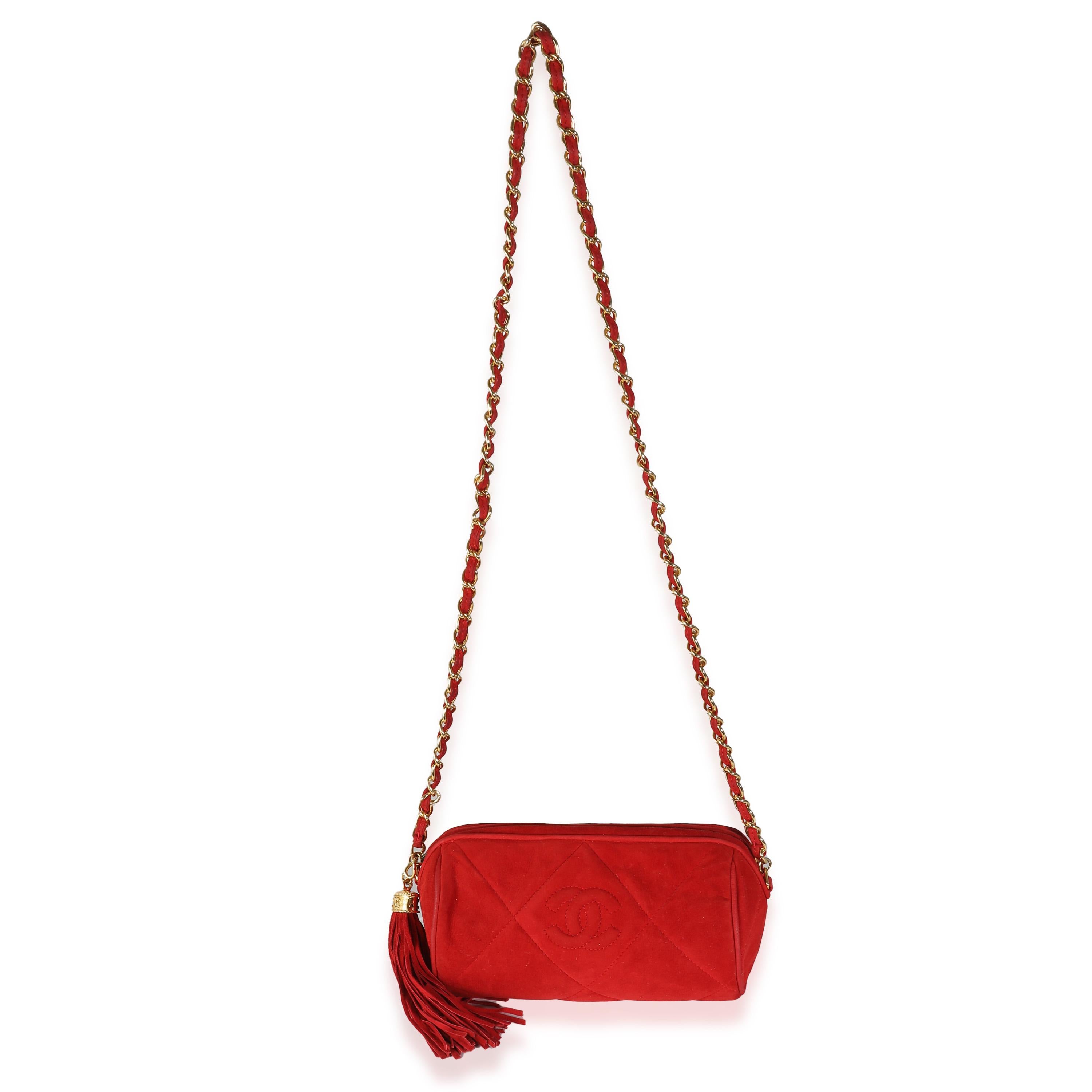 Chanel Vintage Bolsito de ante rojo con borla y puntada de diamante en venta 1