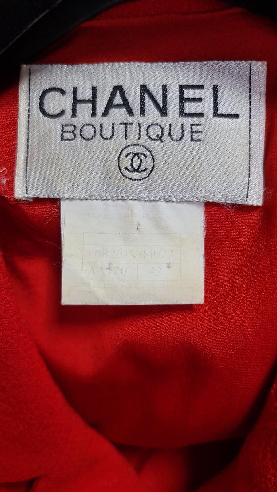 Chanel Vintage Red Wool Long Jacket Blazer CC Button  In Good Condition In Krakow, PL