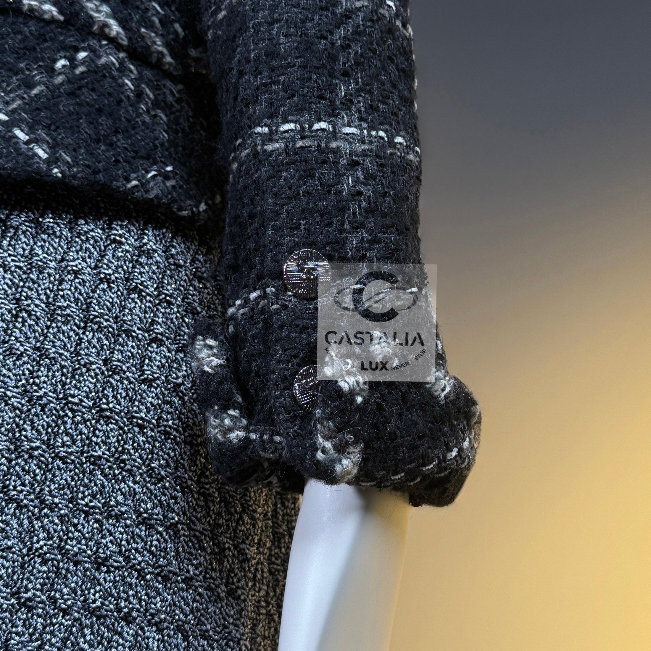 CHANEL Vintage Relic Veste en tweed noir 40 FR en vente 7