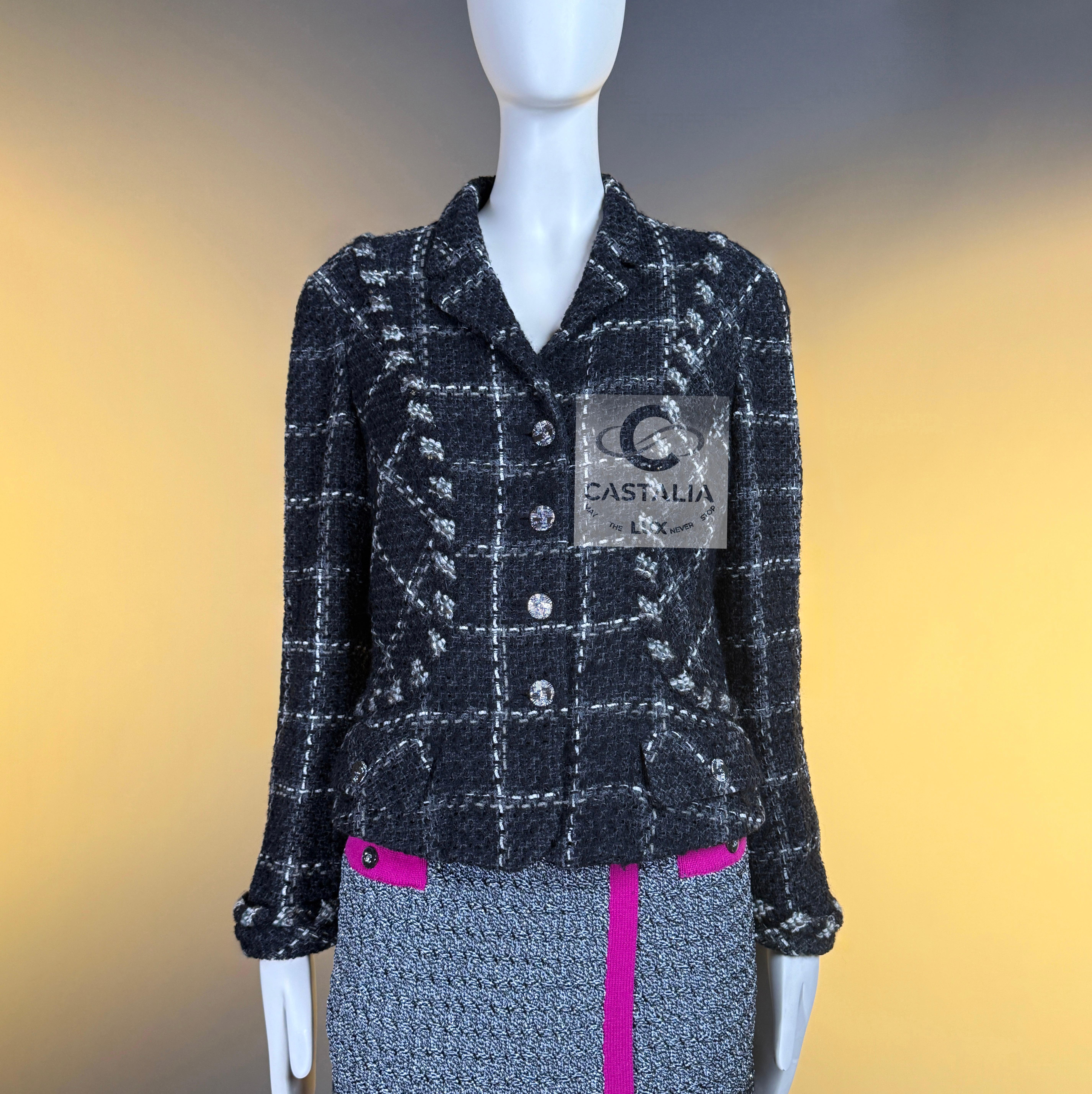 da uomo o donna Chanel Vintage Relic Giacca in tweed nero 40 FR in vendita