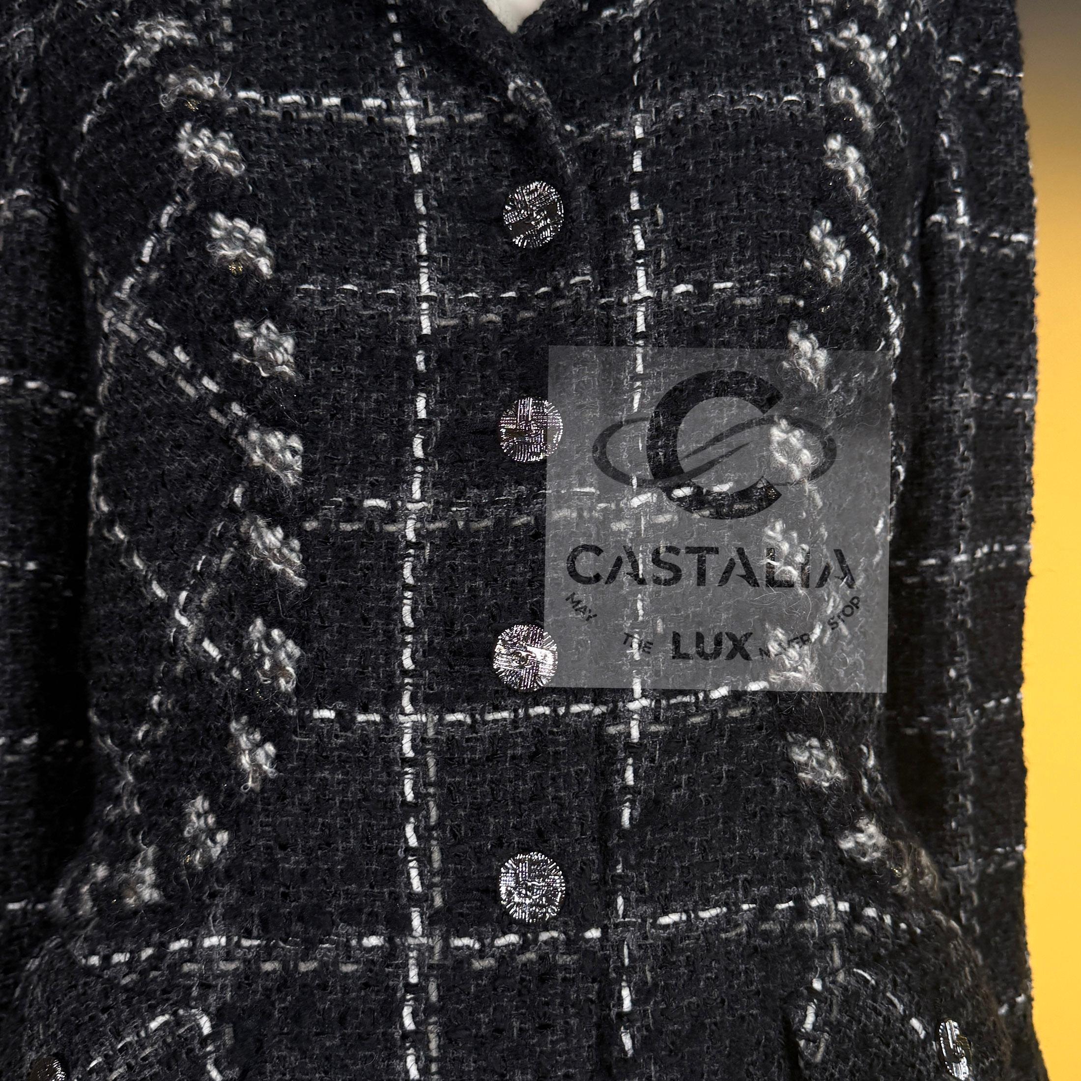 CHANEL Vintage Relic Veste en tweed noir 40 FR en vente 2