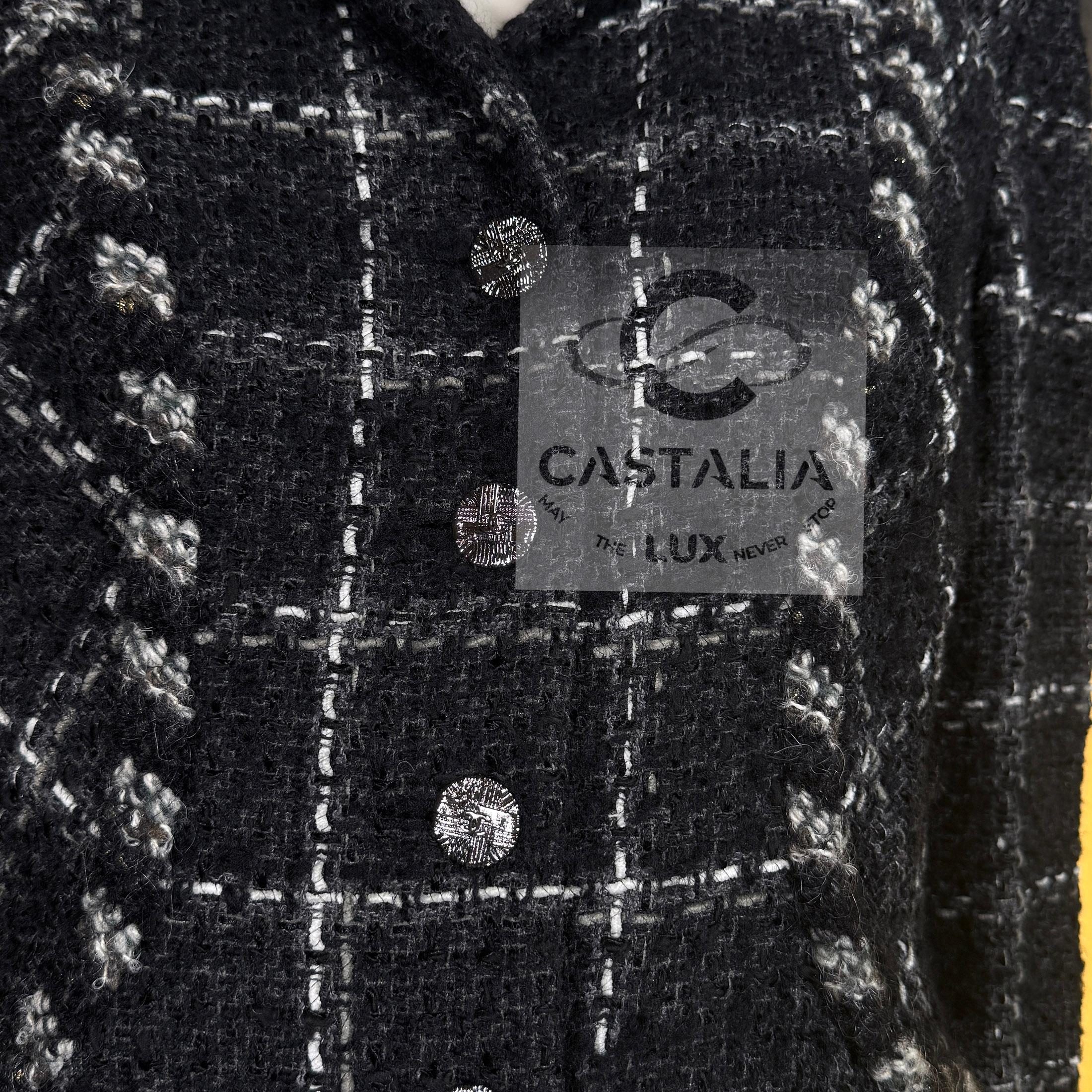 Chanel Vintage Relic Giacca in tweed nero 40 FR in vendita 4