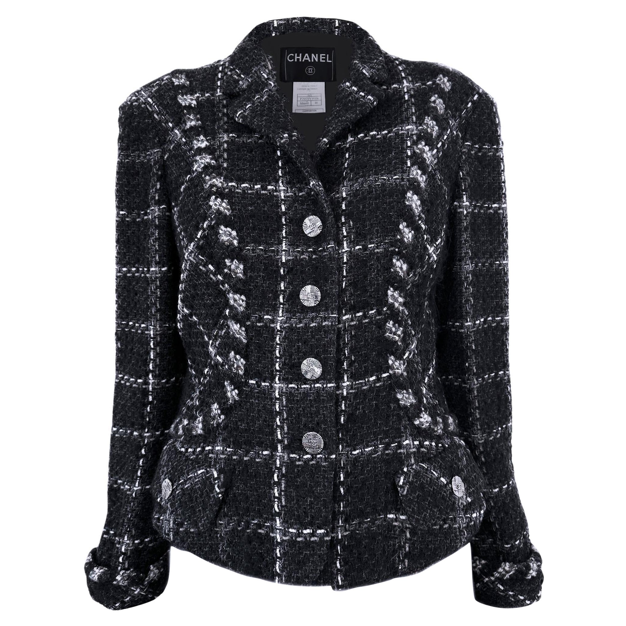 CHANEL Paris / Edinburgh Icon Black Tweed Jacket 40 FR For Sale at 1stDibs