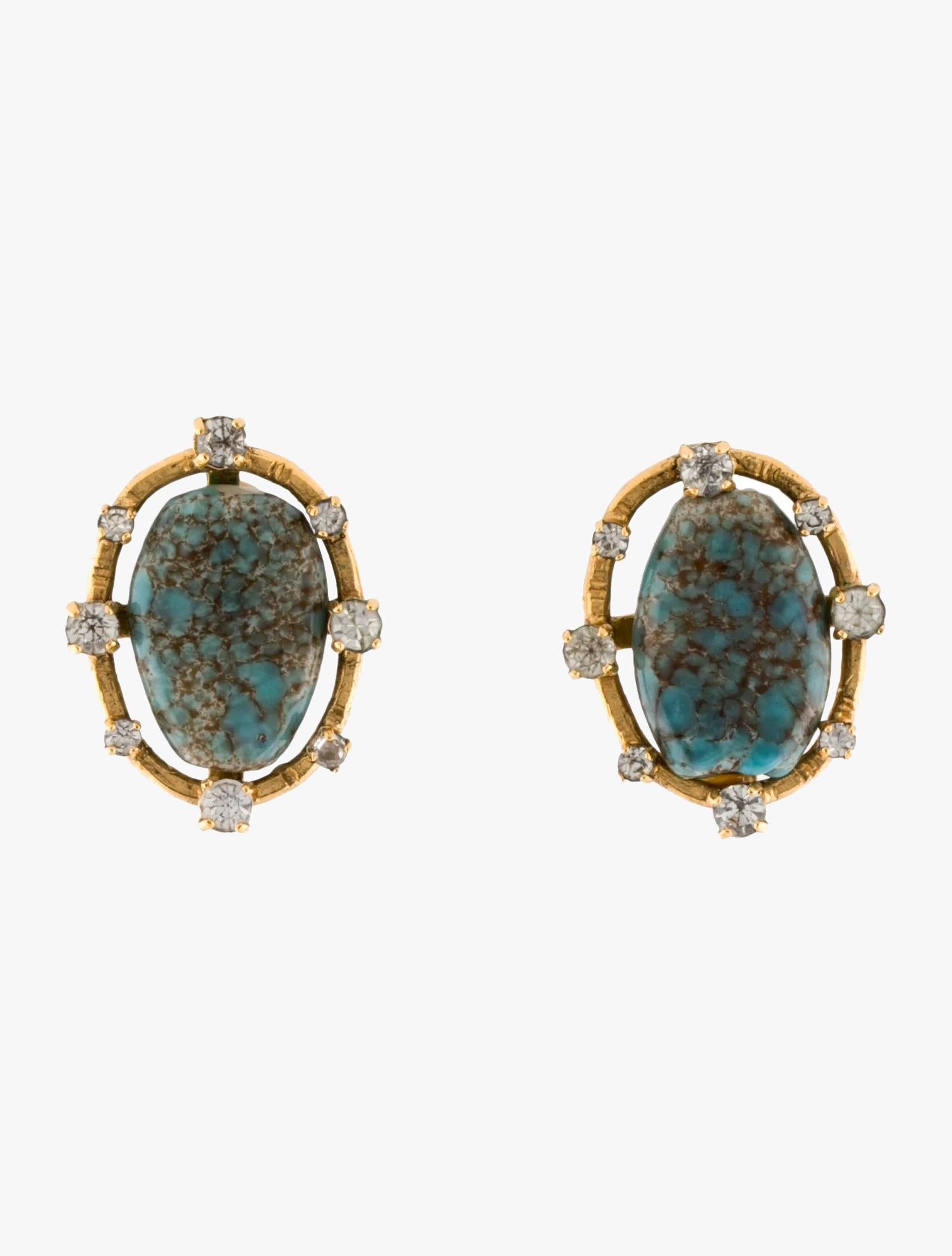 Chanel vintage resin & strass clip-on earrings In Good Condition For Sale In New York, NY