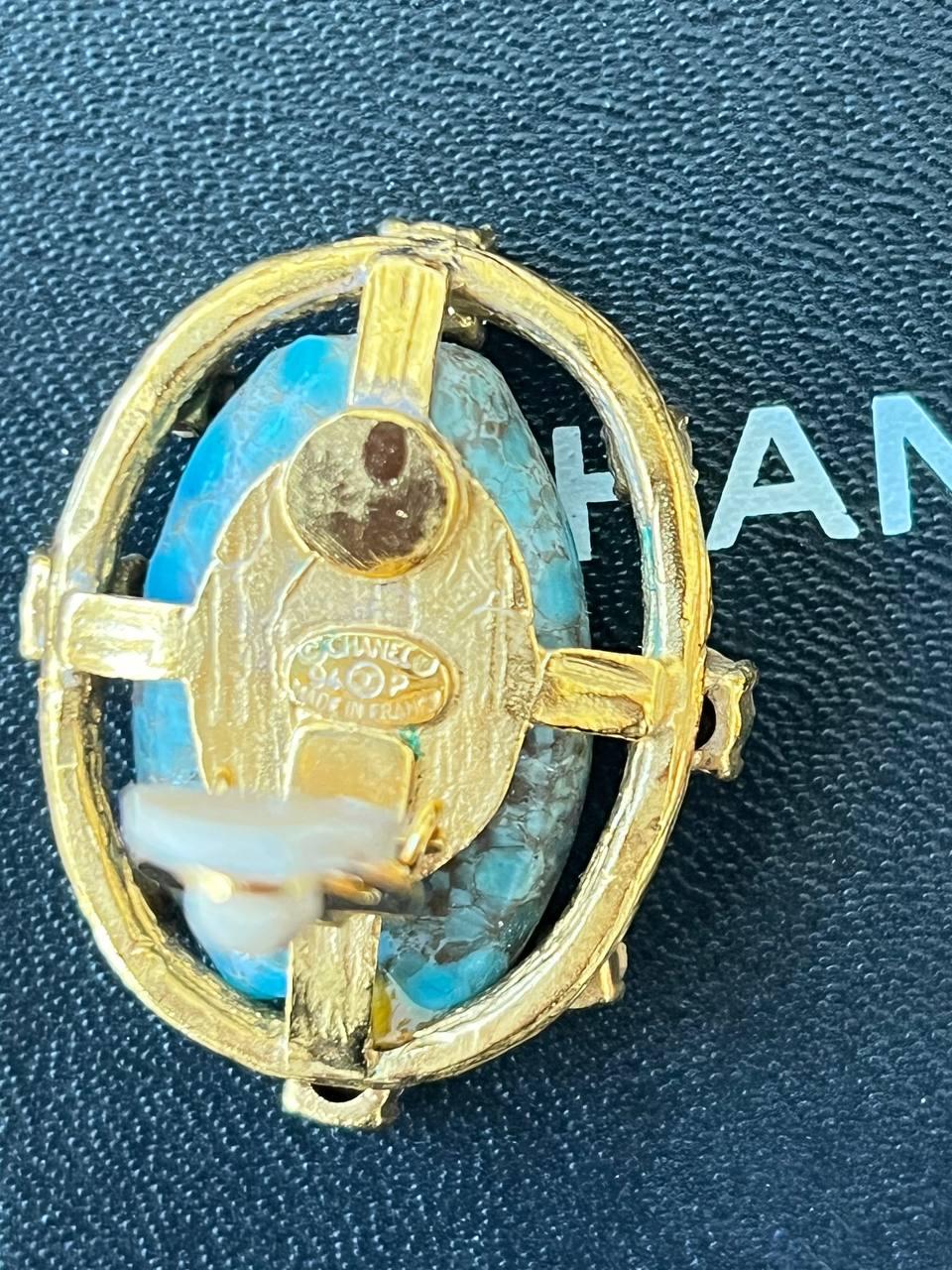 Chanel vintage resin & strass clip-on earrings For Sale 3