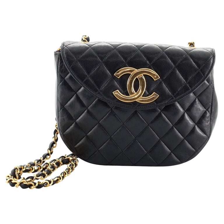 Chanel Vintage Round CC Chain Crossbody Bag Quilted Lambskin Small at  1stDibs