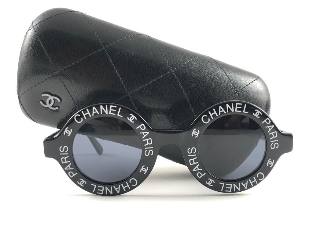 Chanel Vintage Round 