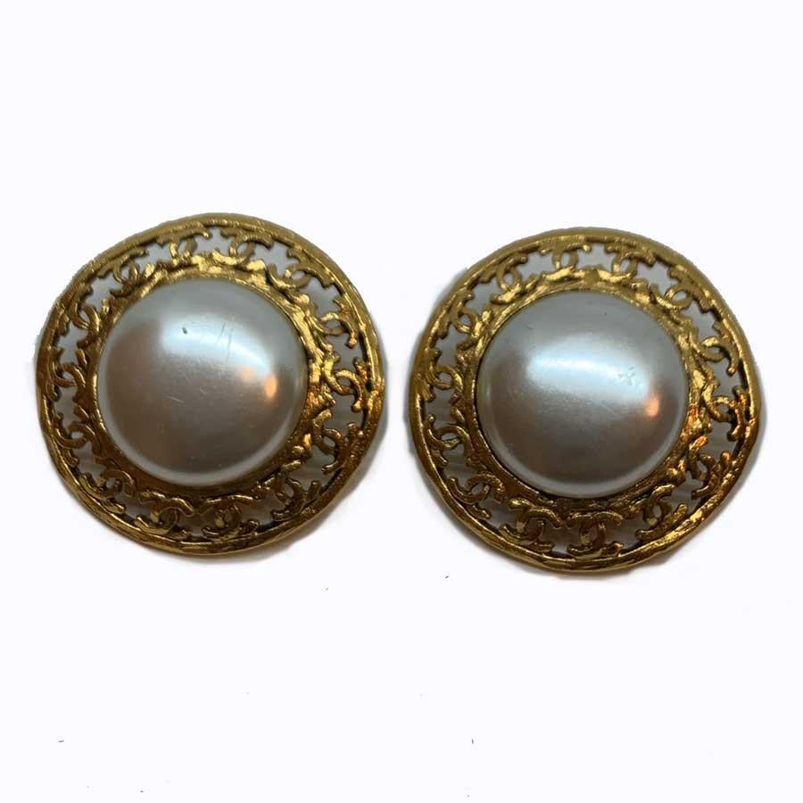 Round Cut CHANEL Vintage Round Clip-On Earrings