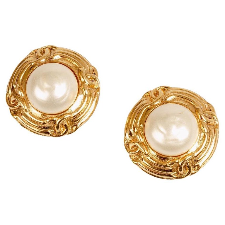 Chanel Vintage 1993 Large Pearl Gold Statement Clip On Earrings