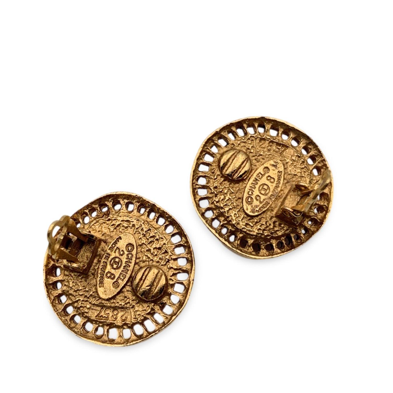 Chanel Vintage Round Gold Metal Clip On Red Cabochon Earrings In Excellent Condition In Rome, Rome