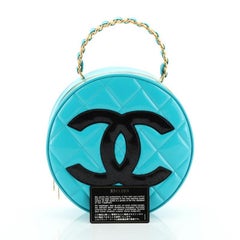Chanel Vanity Case Vintage à poignée supérieure ronde matelassée en vernis
