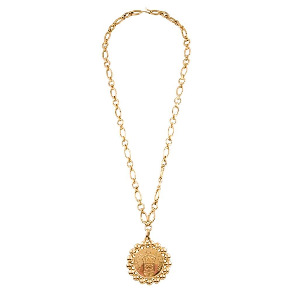 Chanel Vintage Rue Cambon Medaglione XL Collana con ciondolo a catena oversize
