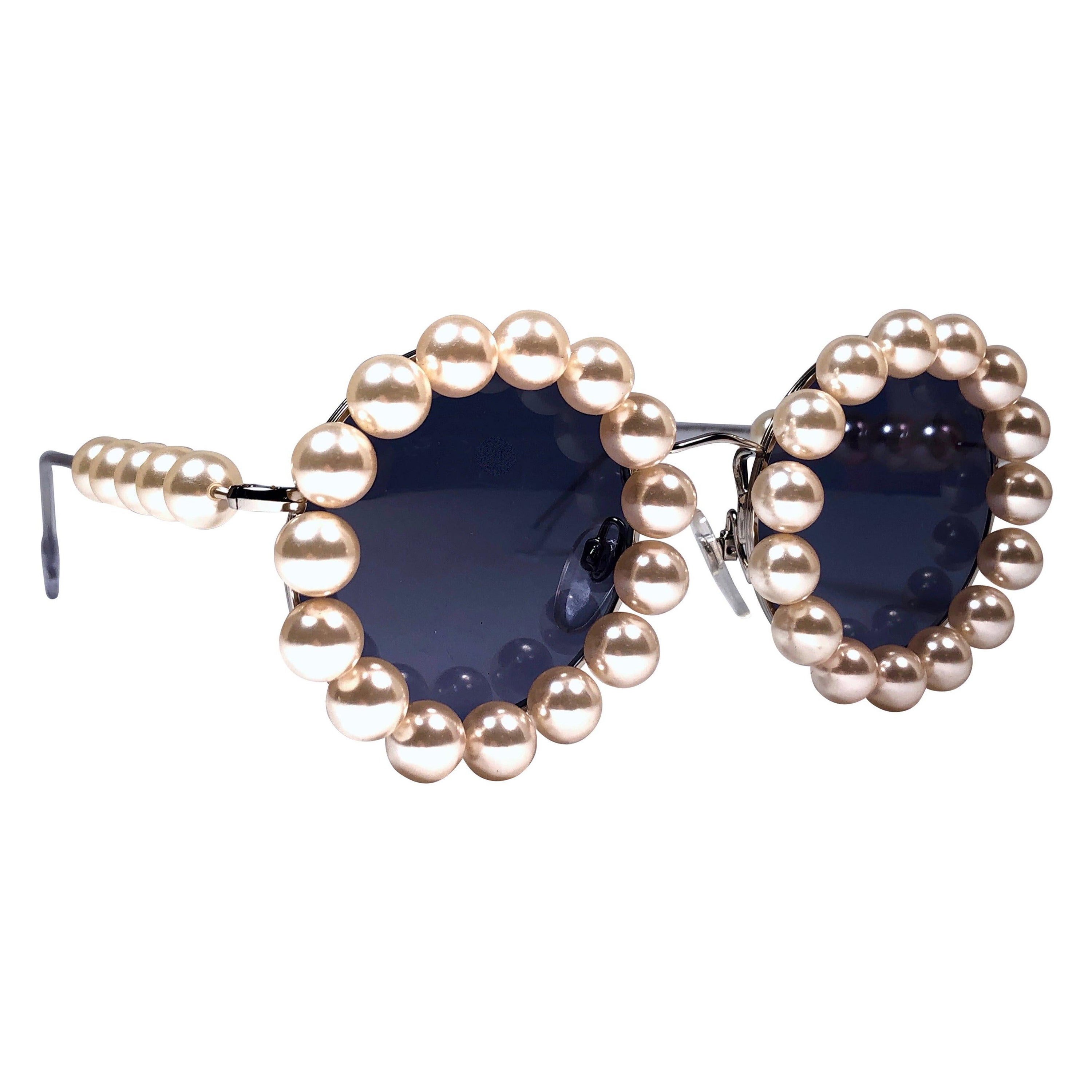 Occhiali da sole Chanel Vintage Runway Pearls Primavera Estate 1994 Made In Italy