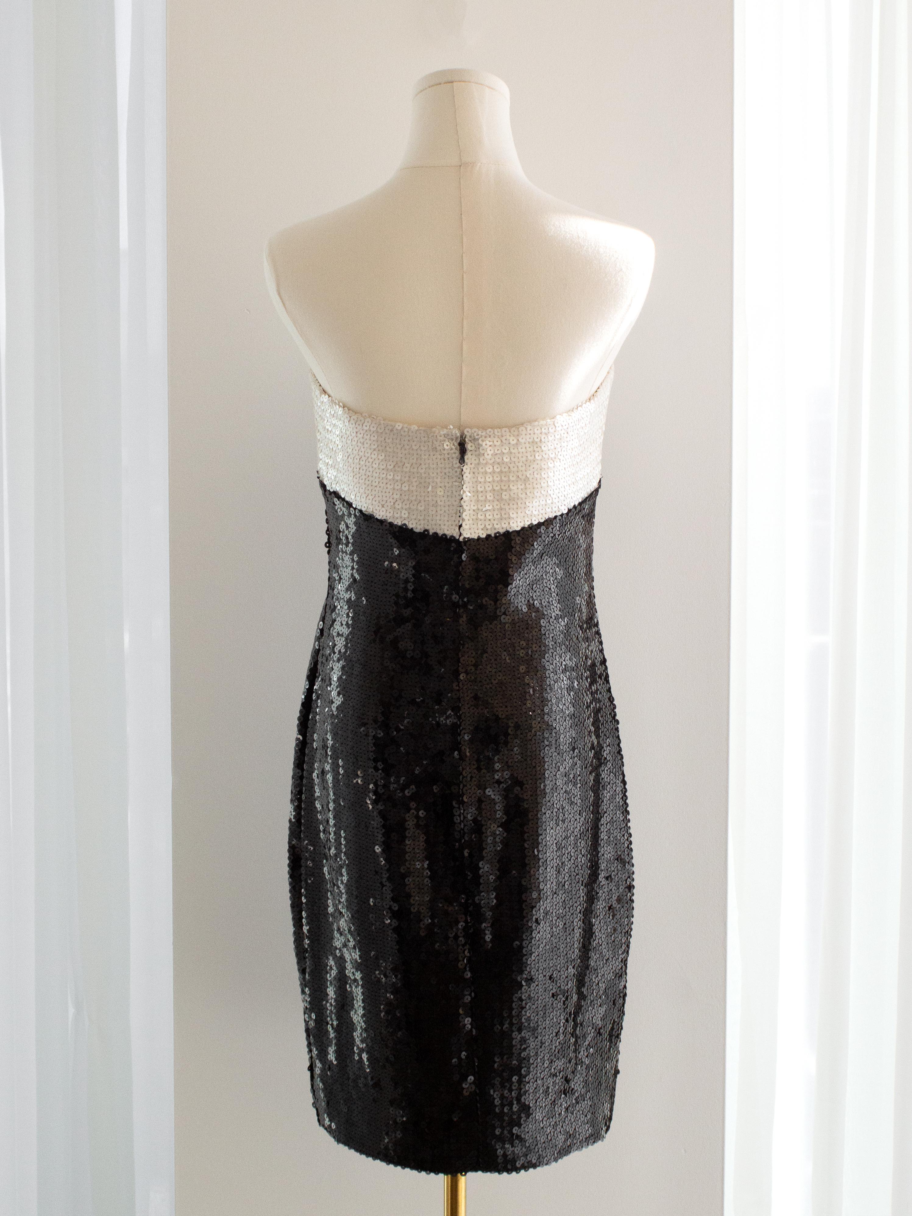 Chanel Vintage S.S. White 1987 Bianco Nero con paillettes e fiocco Bustier Mini Dress in vendita 1