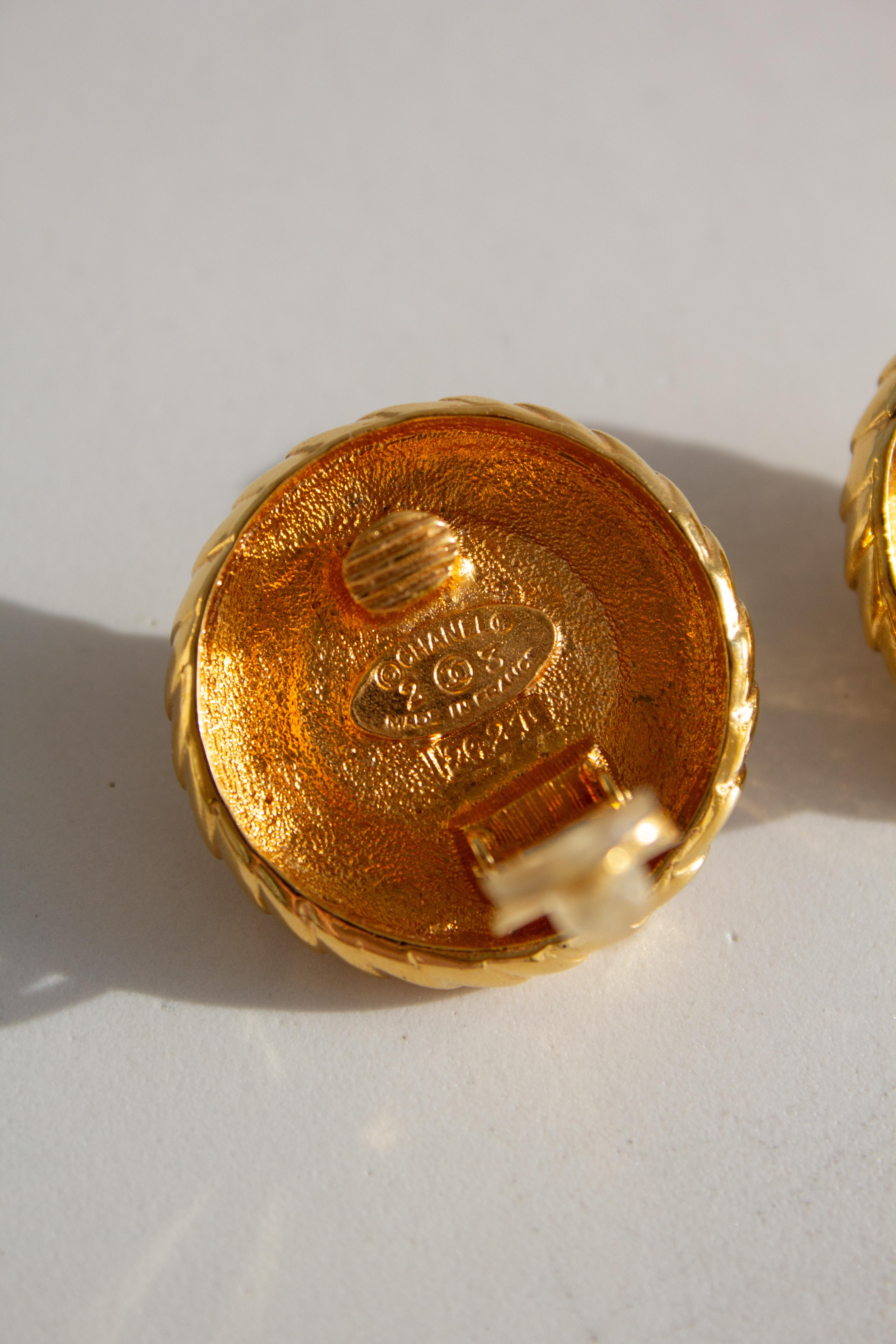 Chanel Vintage S/S 1990 24K vergoldete Kunstperlen-Ohrringe mit Clip im Angebot 7