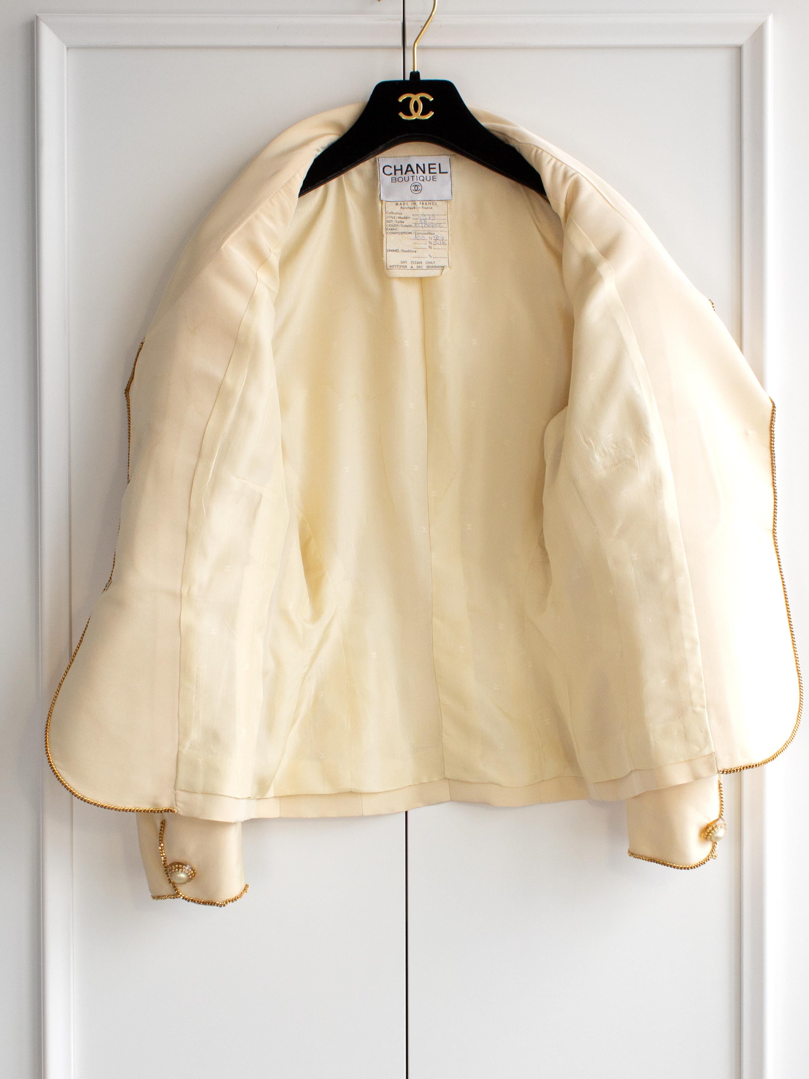 Chanel Vintage S/S 1990 Ecru Cream Silk Gold Chain Jumbo Pearl Lucite Jacket 11