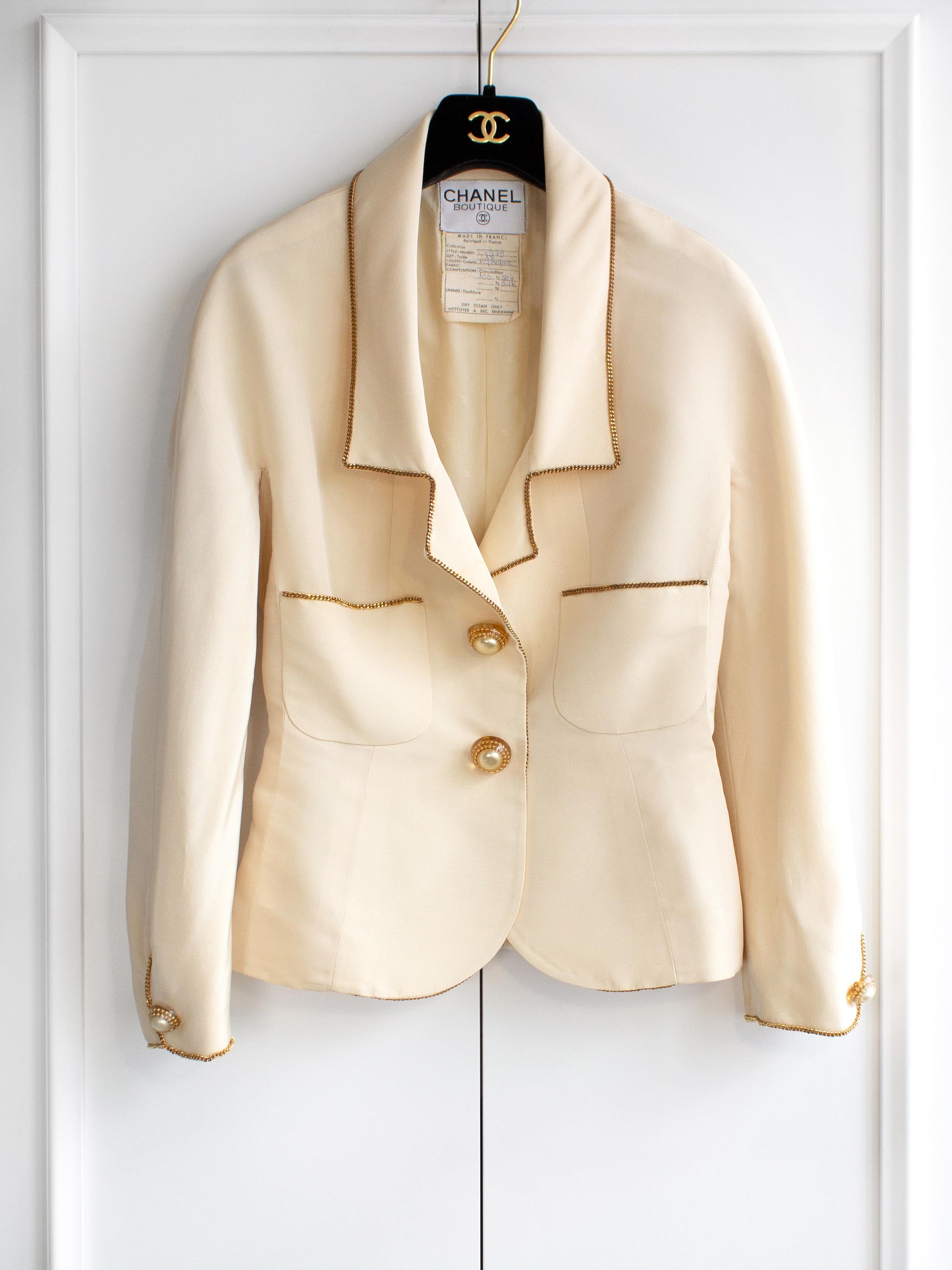 Chanel Vintage S/S 1990 Ecru Cream Silk Gold Chain Jumbo Pearl Lucite Jacket 3