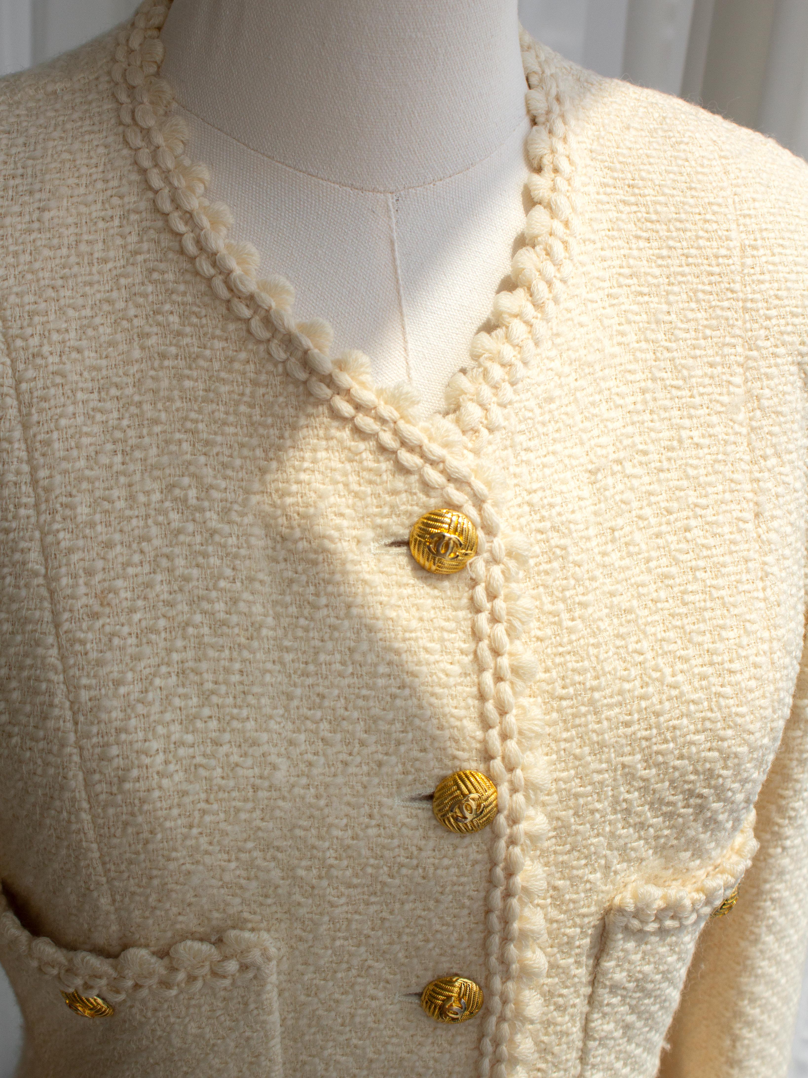 Chanel Vintage S/S 1990 Elfenbein Creme 24K Gold CC Scalloped Tweed Jacke im Angebot 6