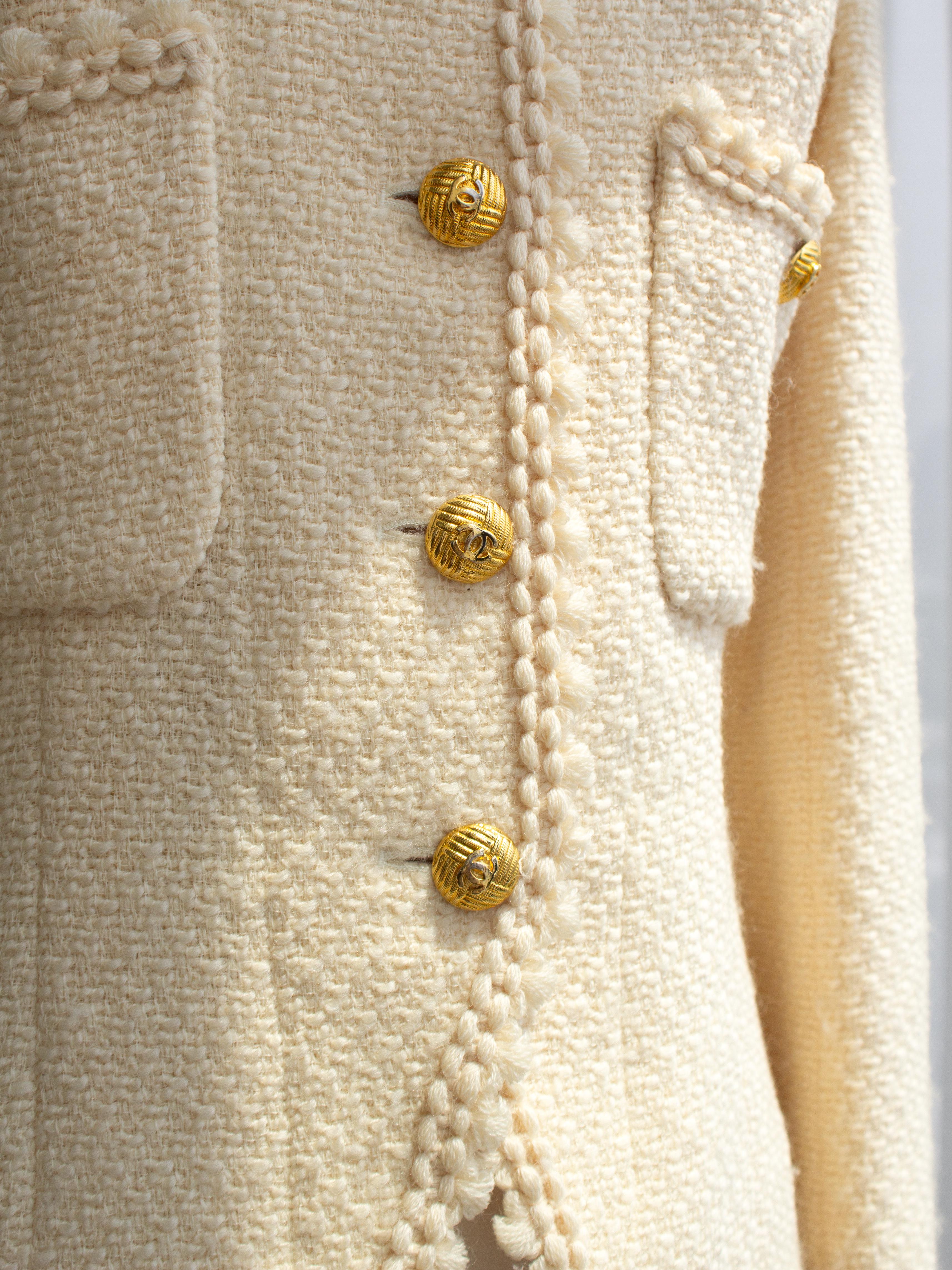 Chanel Vintage S/S 1990 Elfenbein Creme 24K Gold CC Scalloped Tweed Jacke im Angebot 4
