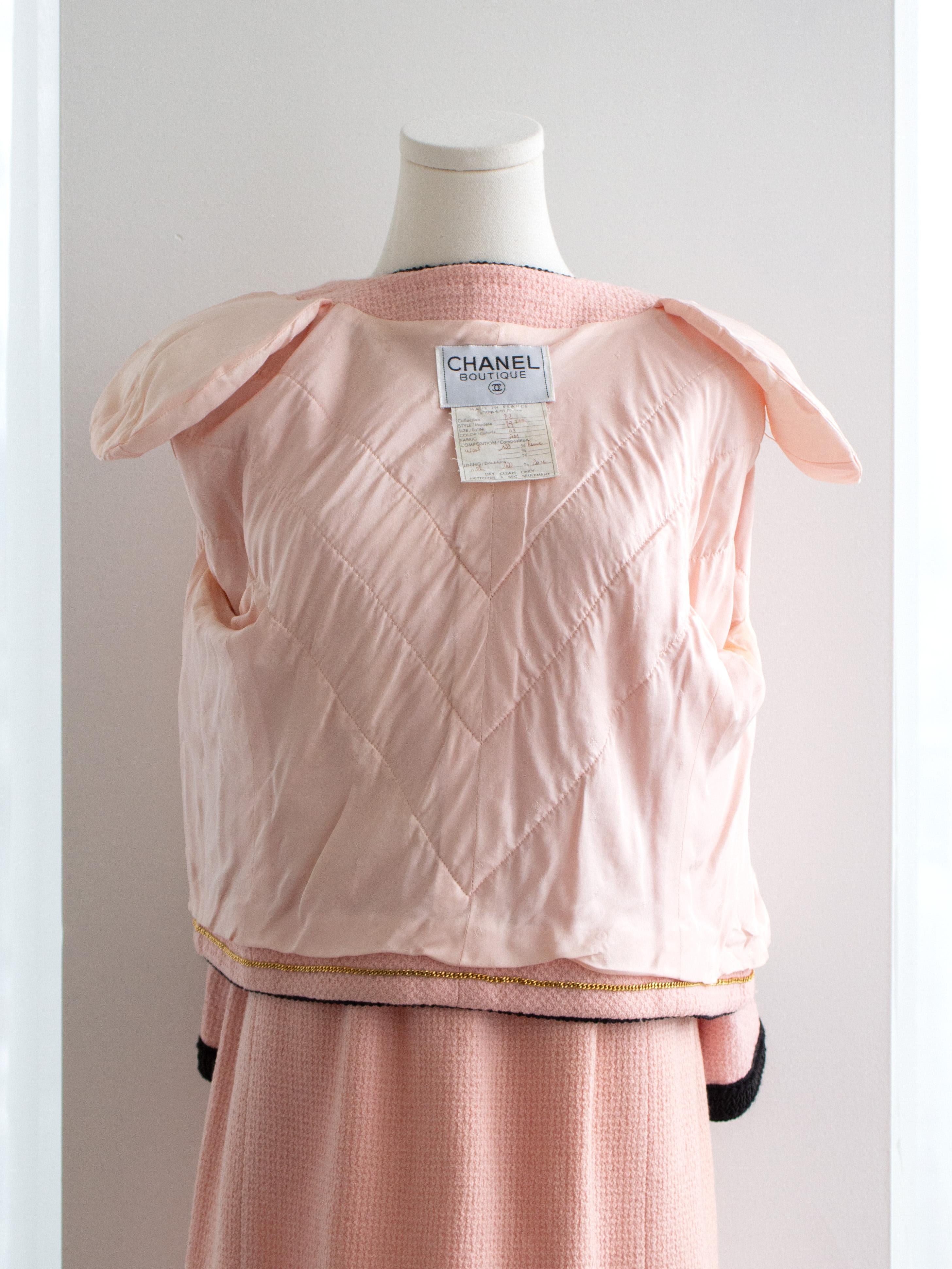Chanel Vintage S/S 1990 Pink Black CC Tweed Jacket Skirt Suit For Sale 7