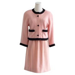 Chanel Vintage S/S 1990 Rosa Negro CC Tweed Chaqueta Falda Traje