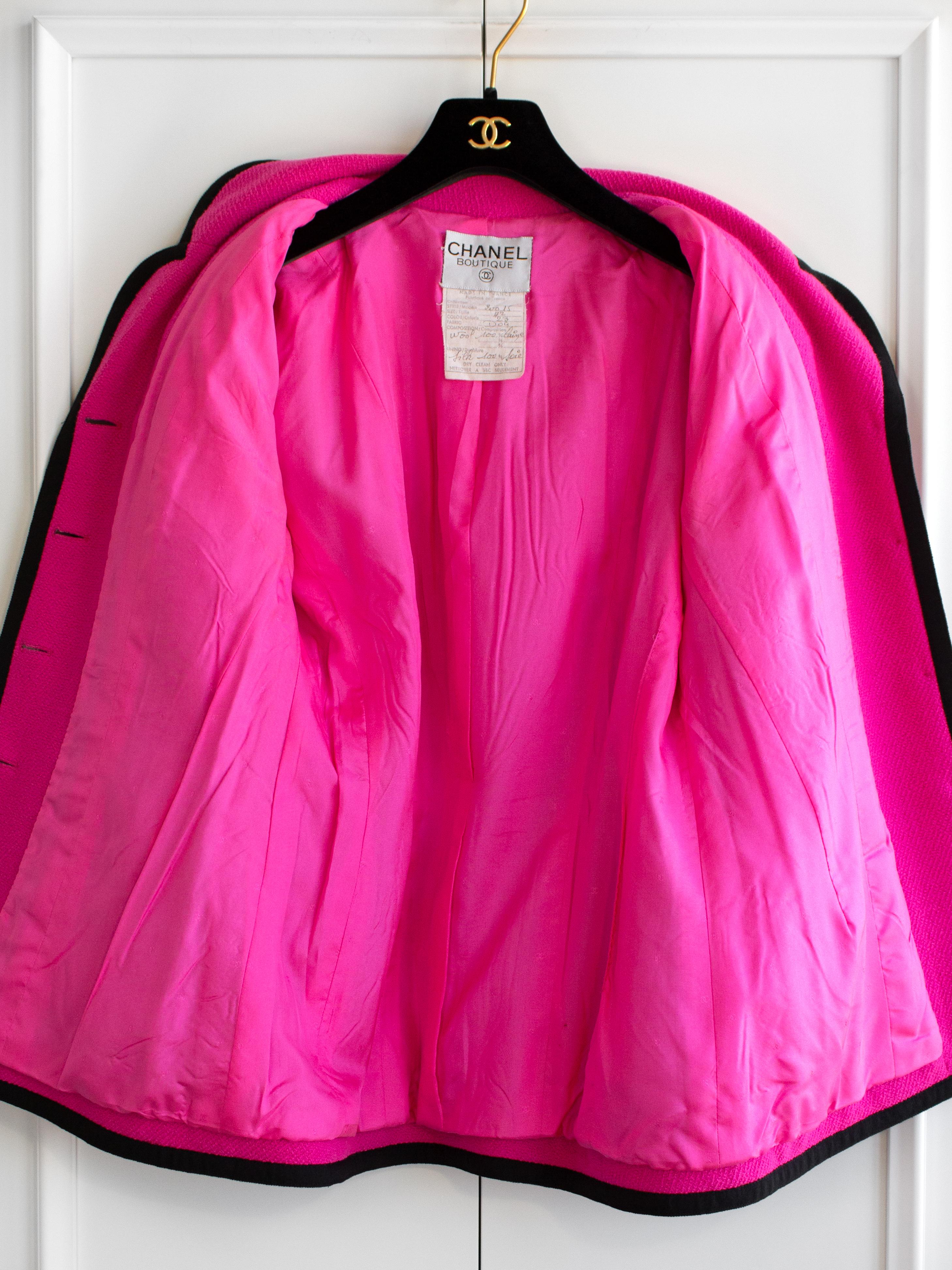 Chanel Vintage S/S 1991 Collector Fuchsia Pink Black Wool Jacket Skirt Suit en vente 7