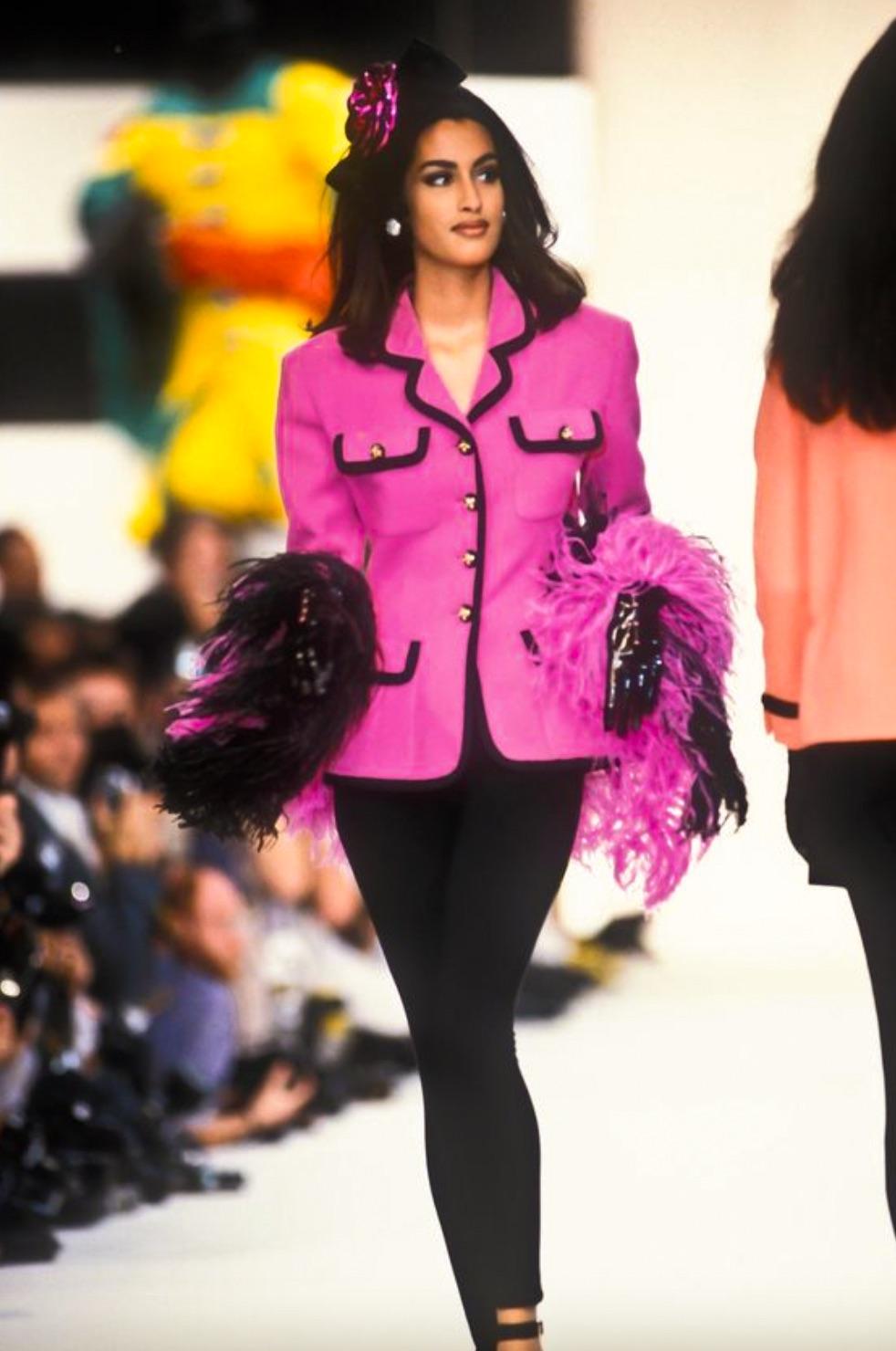 Chanel Vintage S/S 1991 Collector Fuchsia Pink Black Wool Jacket Skirt Suit For Sale 13