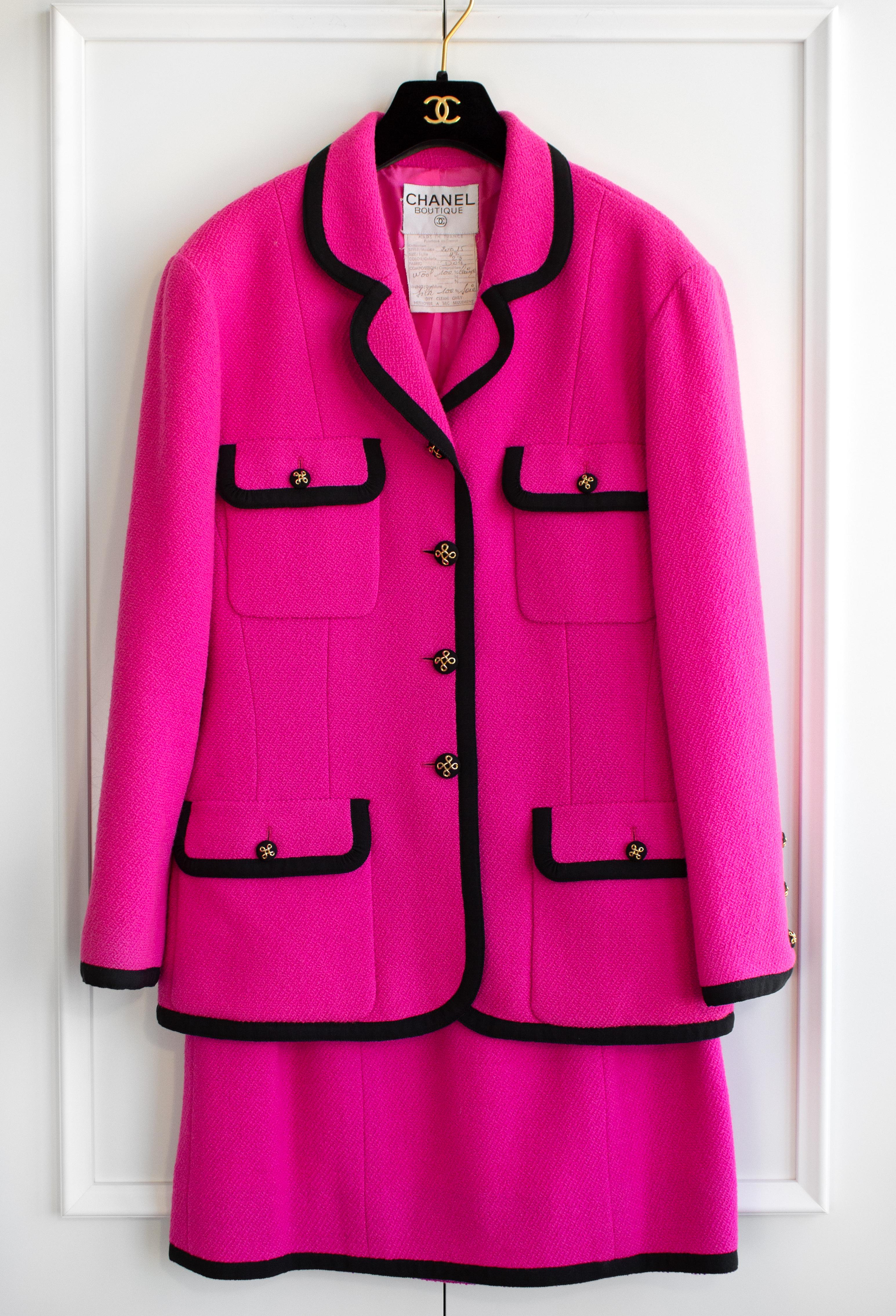 Chanel Vintage S/S 1991 Collector Fuchsia Pink Black Wool Jacket Skirt Suit In Good Condition For Sale In Jersey City, NJ