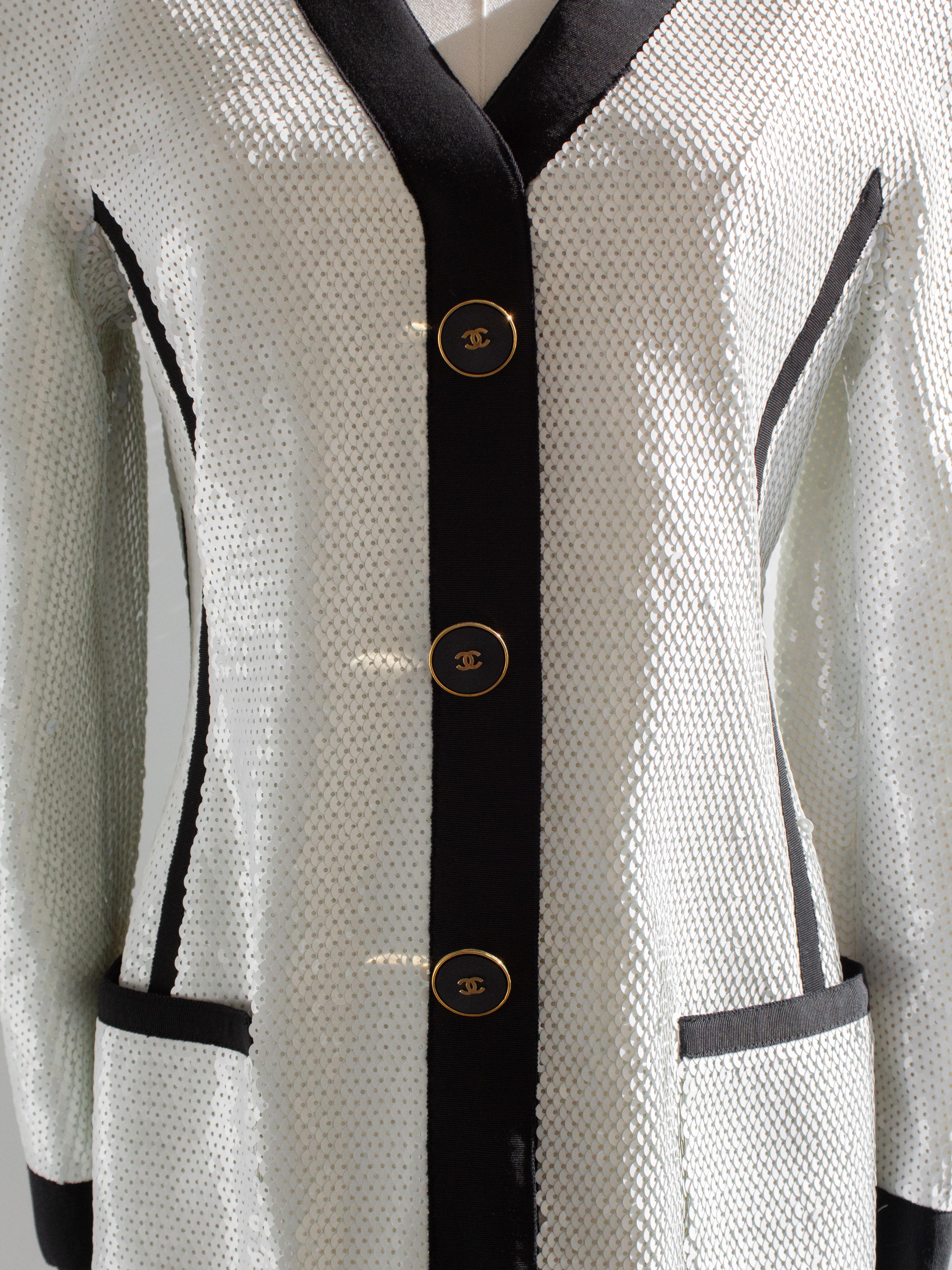 Chanel Vintage S/S 1991 Collector White Black Sequin CC Scuba Jacket For Sale 5