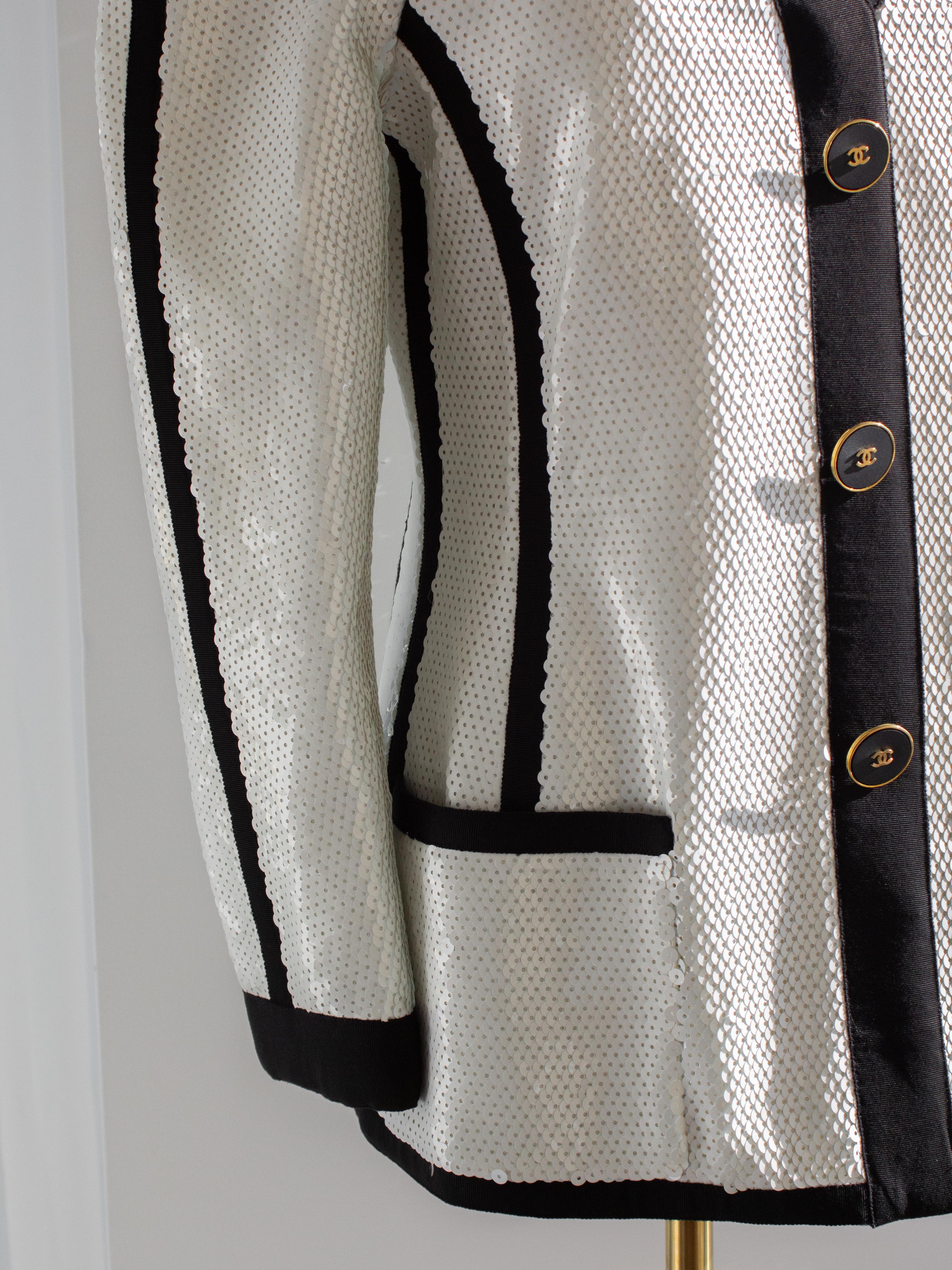 Chanel Vintage S/S 1991 Collector White Black Sequin CC Scuba Jacket For Sale 7