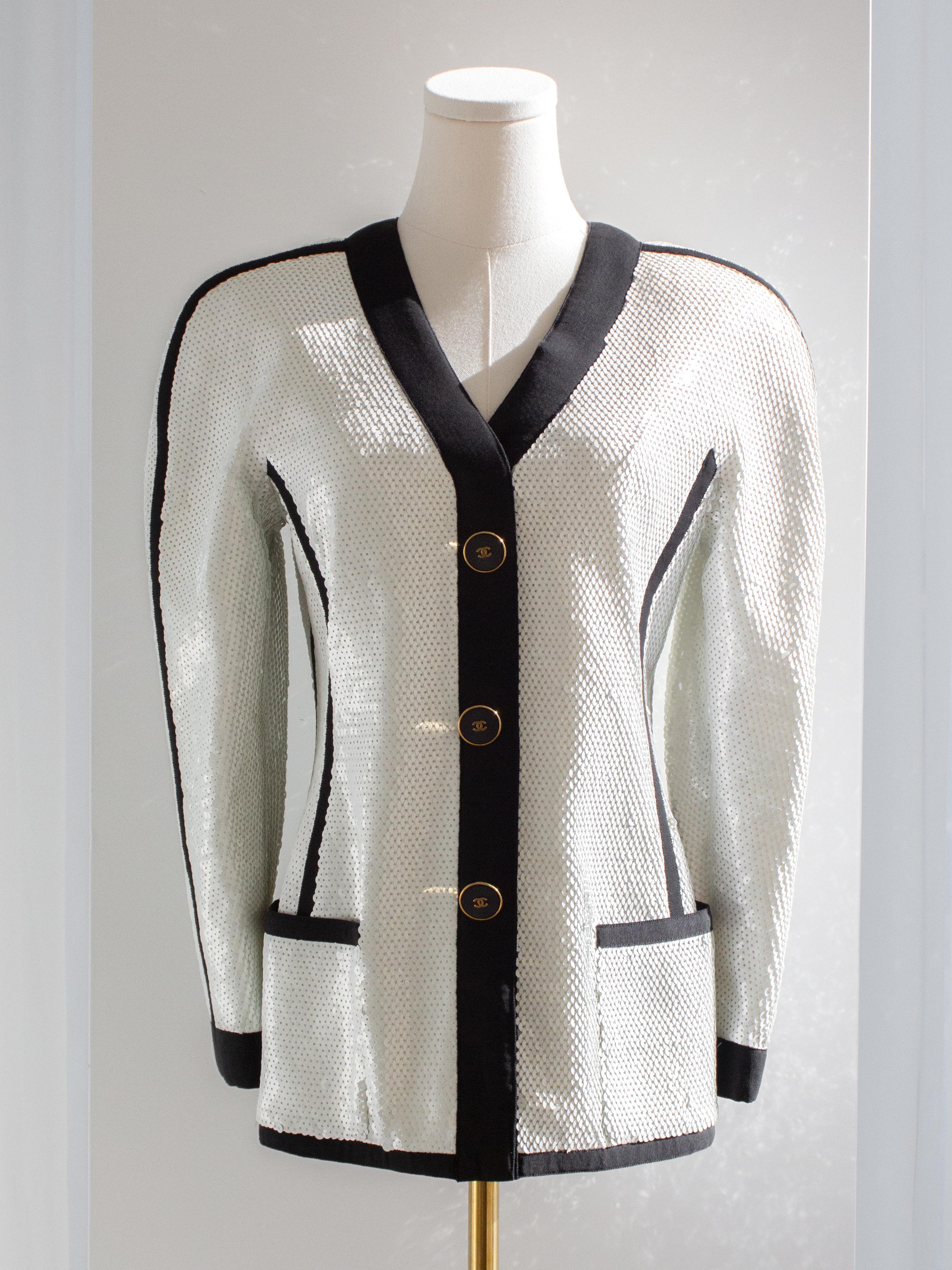 Chanel Vintage S/S 1991 Collector White Black Sequin CC Scuba Jacket For Sale 2