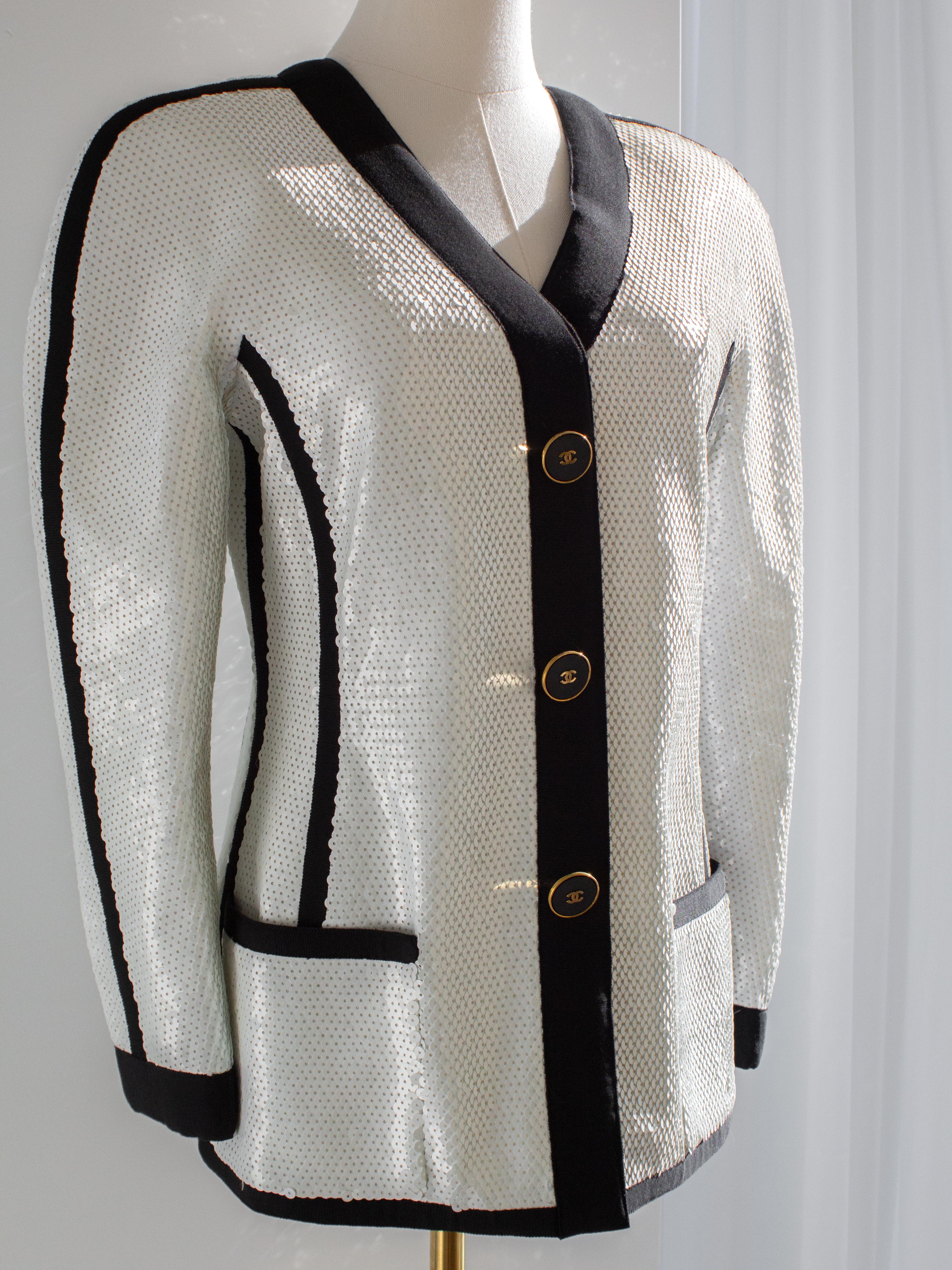 Chanel Vintage S/S 1991 Collector White Black Sequin CC Scuba Jacket For Sale 3