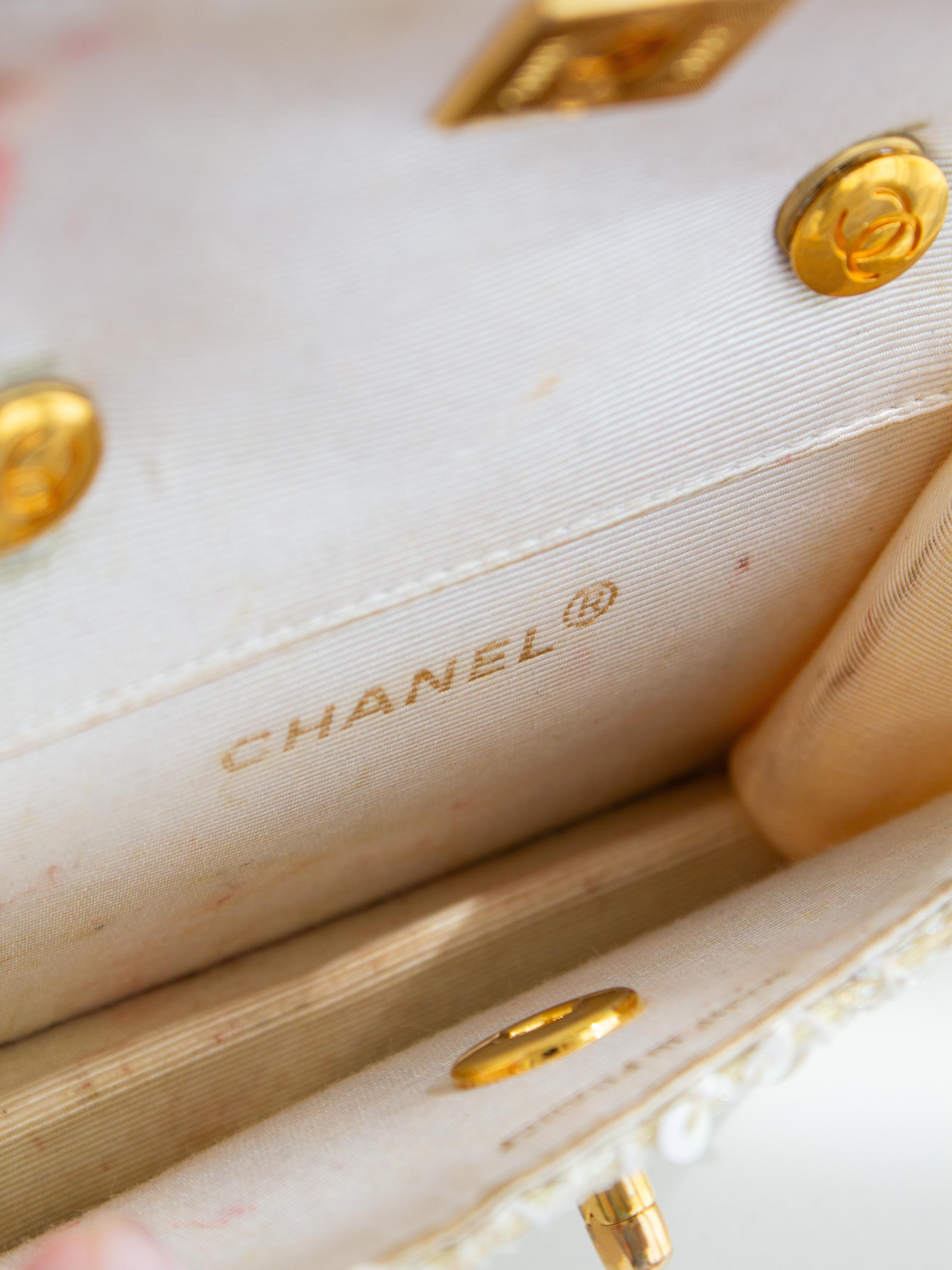 Chanel Vintage S/S 1991 Iridescent White 24K Gold Sequin Micro Mini Flap Bag For Sale 14