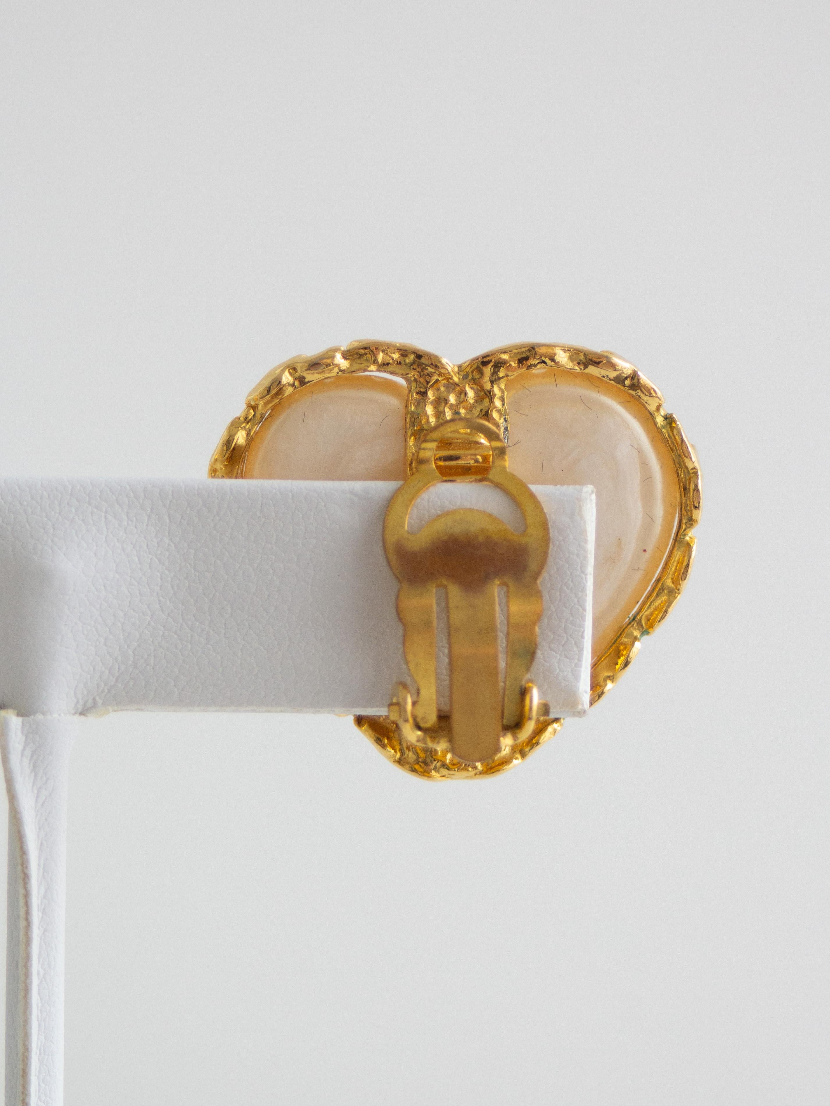 Chanel Vintage S/S 1992 Collection 28 Gold-Plated Faux Pearl Hearts Earrings For Sale 4