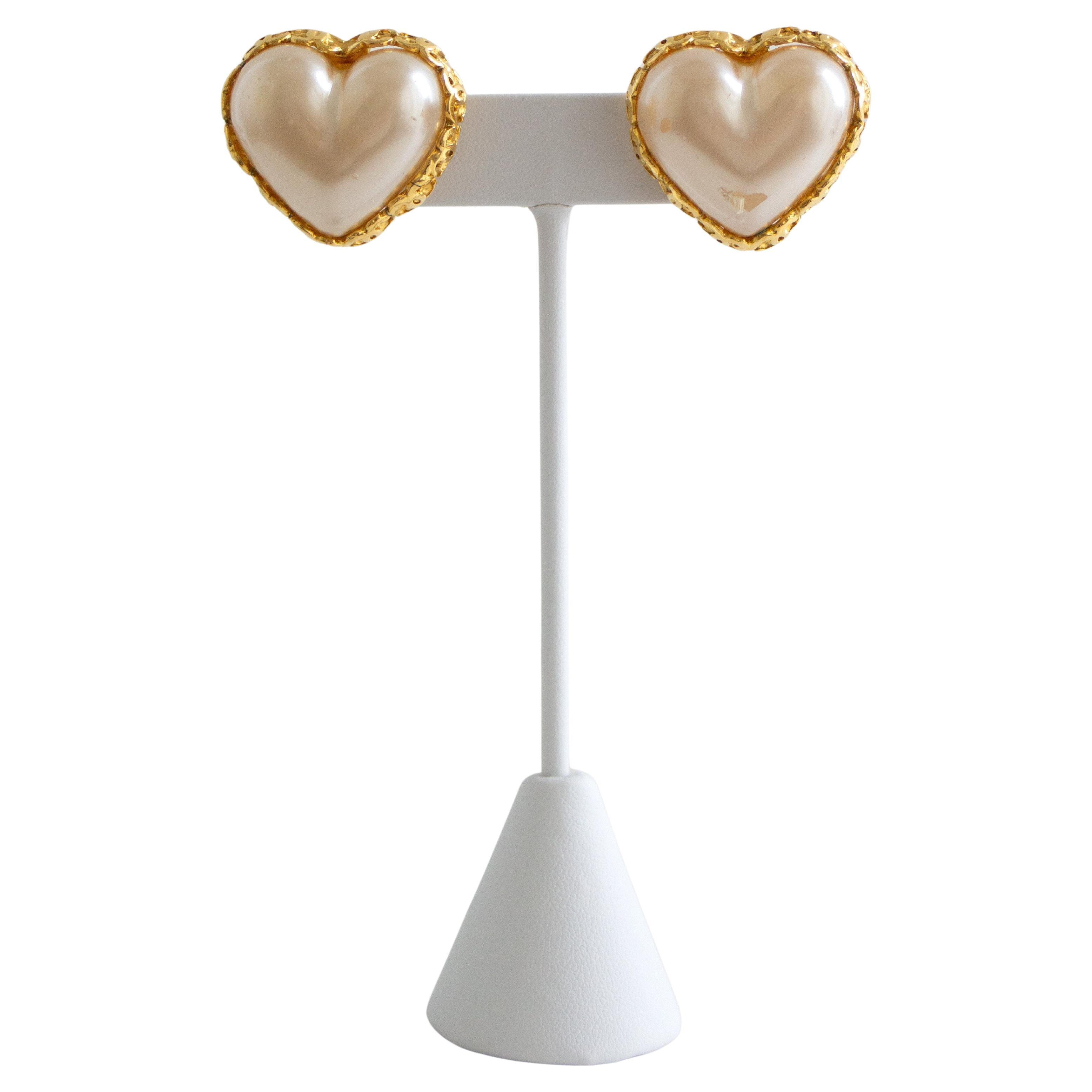 Chanel Vintage S/S 1992 Collection 28 Gold-Plated Faux Pearl Hearts Earrings For Sale