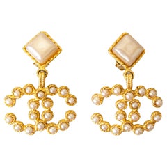 Chanel Vintage S/S 1992 Gold-Plated CC Logo Pearl Collection 28 Clip Earrings