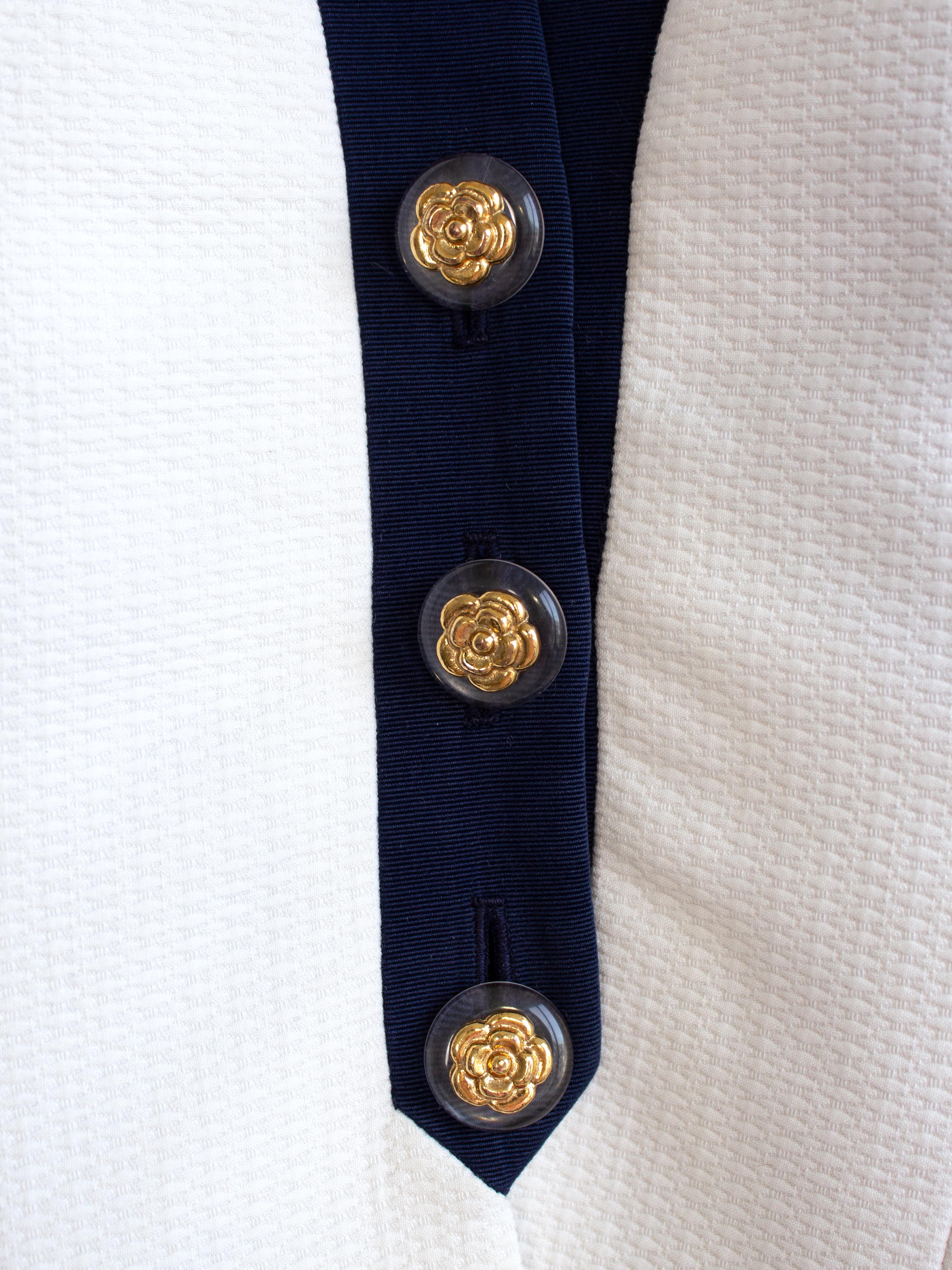 Chanel Vintage S/S 1992 Runway White Navy Lucite Gold Camellia Cotton Jacket 5