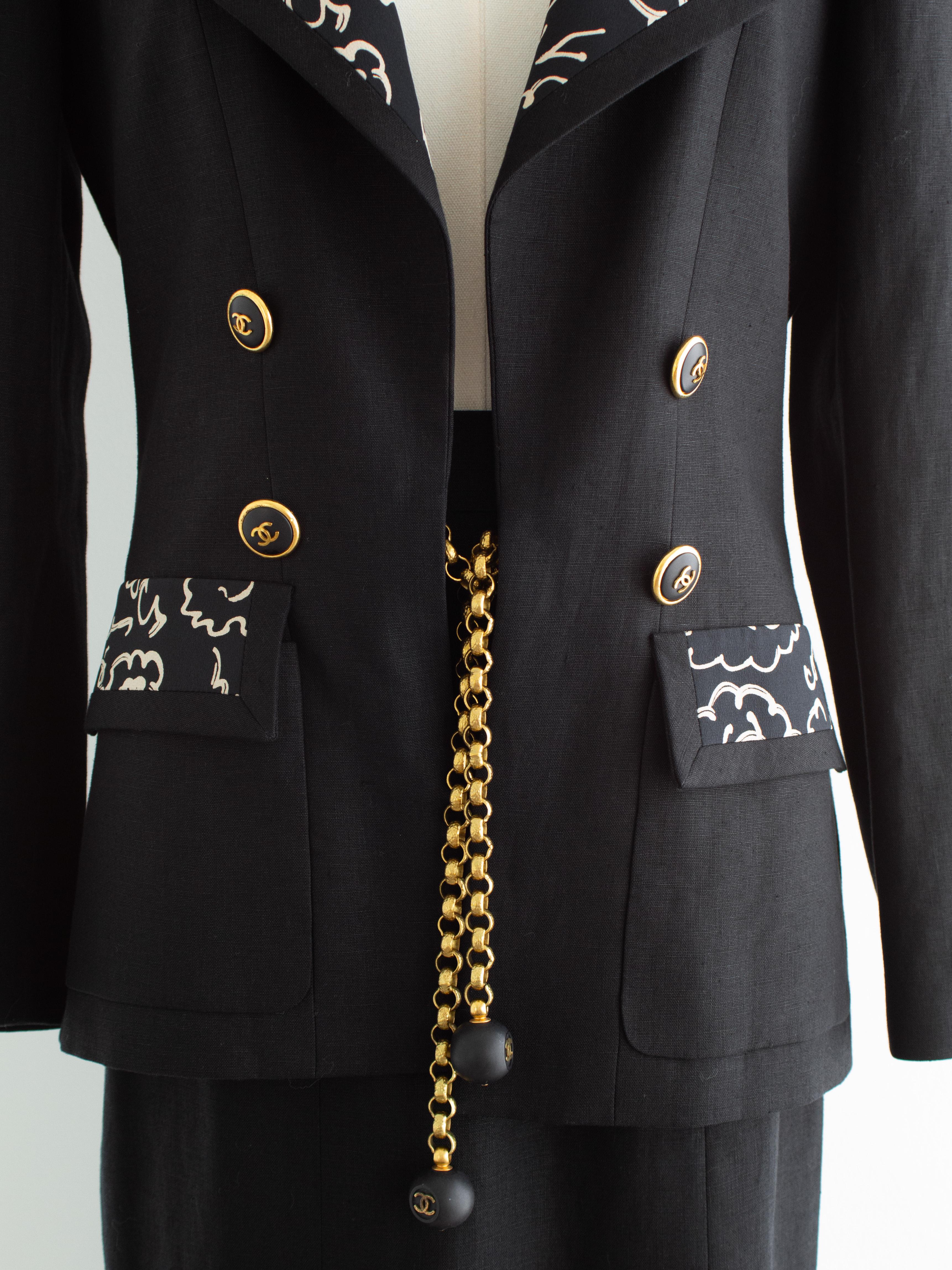 Chanel Vintage S/S 1993 Runway Black Beige Camellia Linen 93P Jacket Skirt Suit For Sale 2