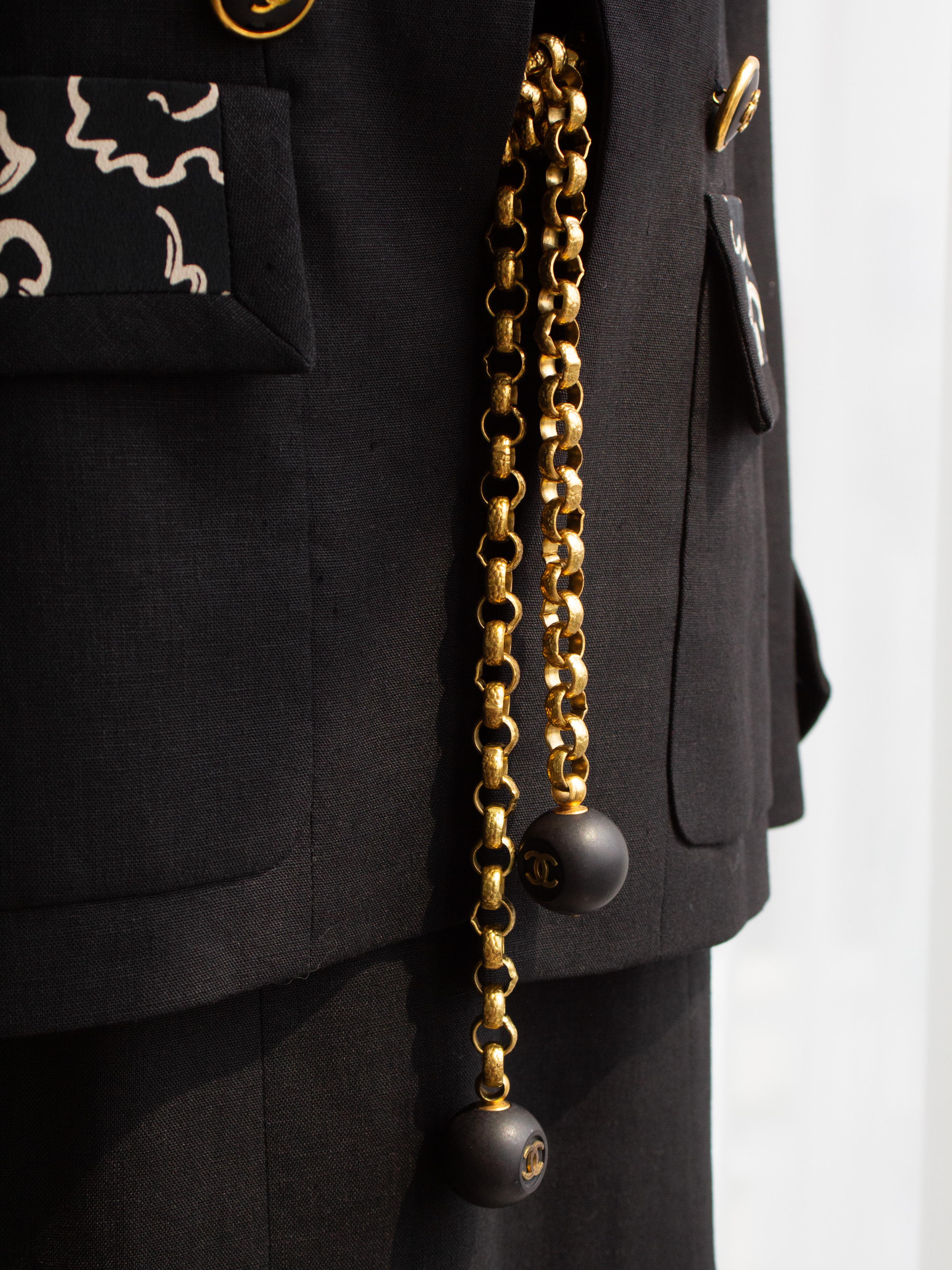 Chanel Vintage S/S 1993 Runway Black Beige Camellia Linen 93P Jacket Skirt Suit For Sale 3