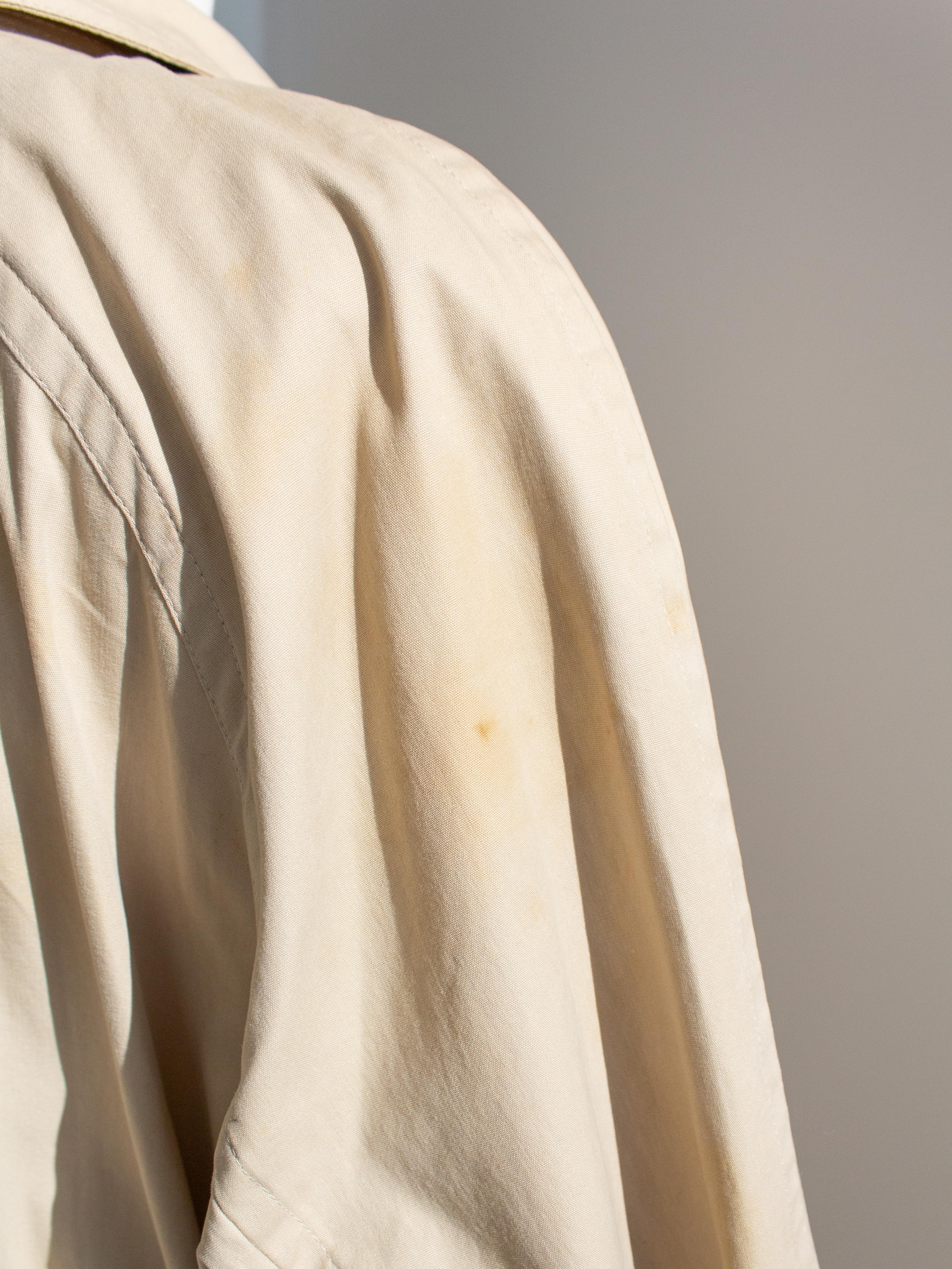 Chanel Vintage S/S 1994 Beige Cotton Gold Chain CC 94P Oversized Trench Coat For Sale 9