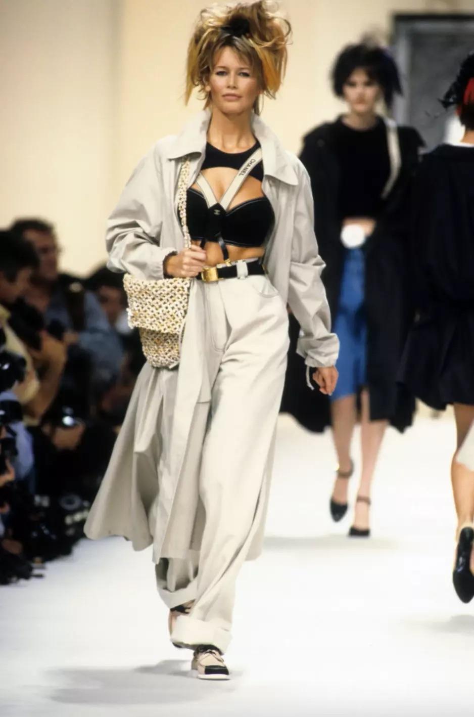 Brown Chanel Vintage S/S 1994 Beige Cotton Gold Chain CC 94P Oversized Trench Coat For Sale