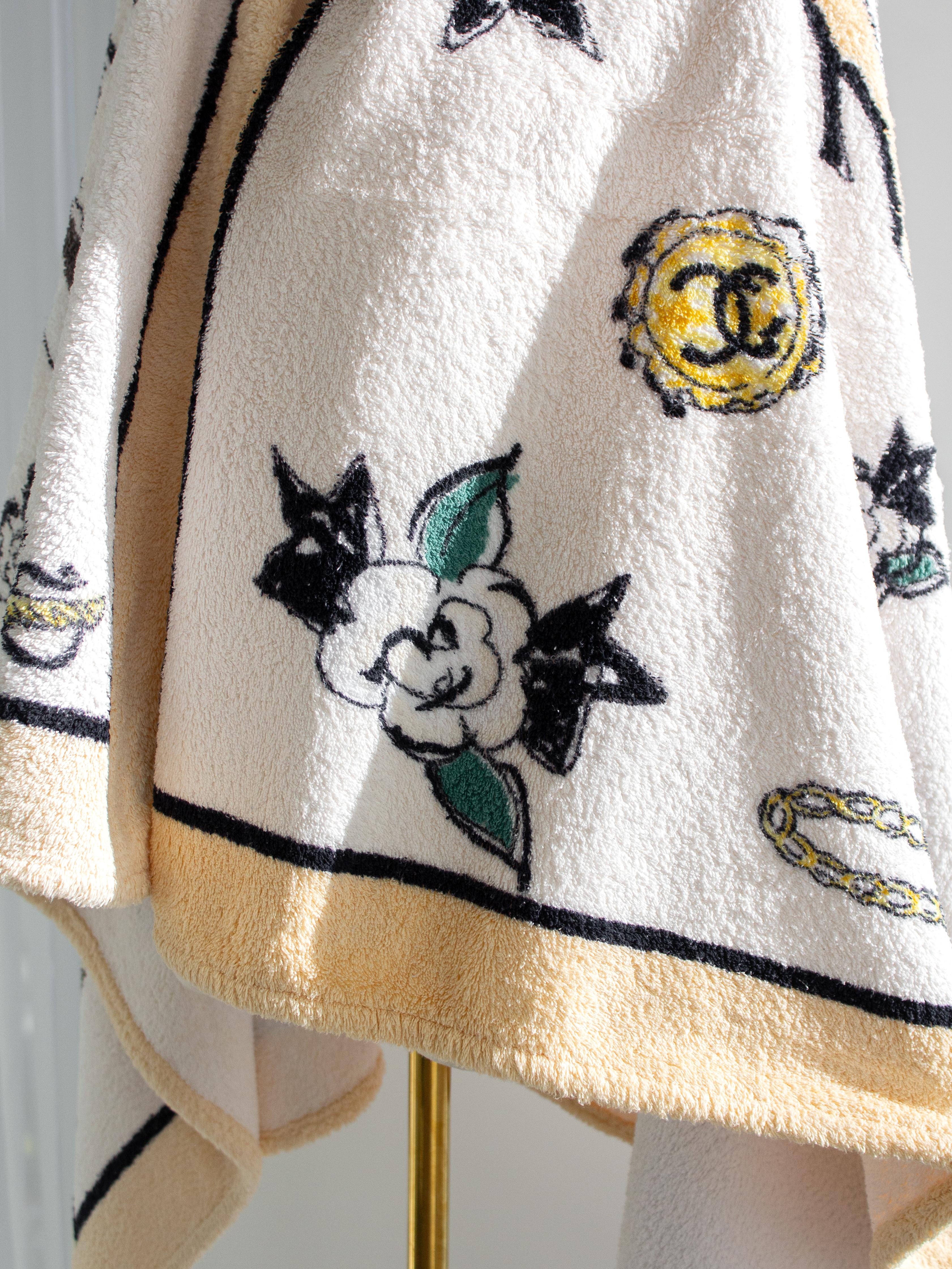 Chanel Vintage S/S 1994 Beige White Printed Terrycloth 94P Beach Towel For Sale 7