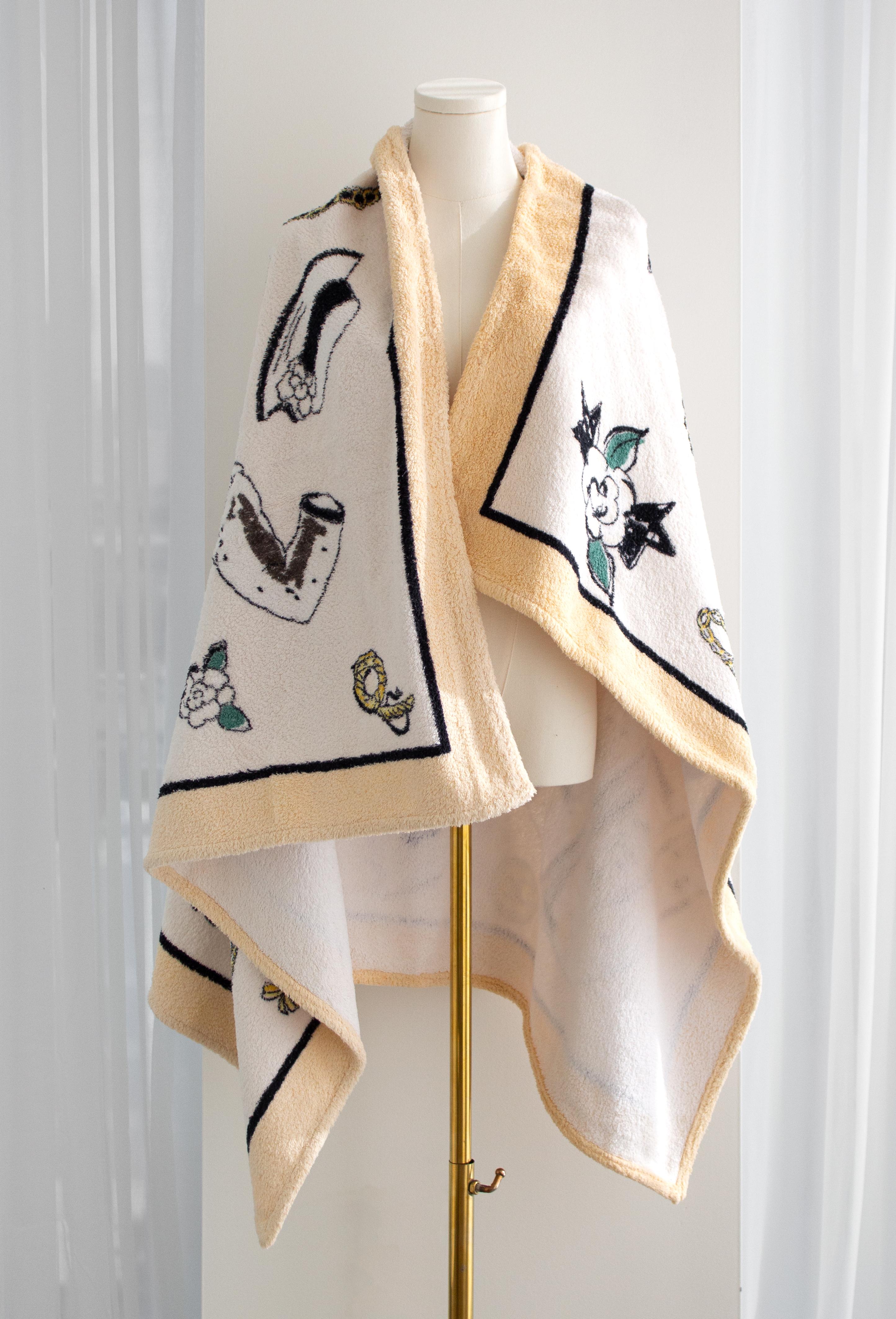 Chanel Vintage S/S 1994 Beige White Printed Terrycloth 94P Beach Towel For Sale 2
