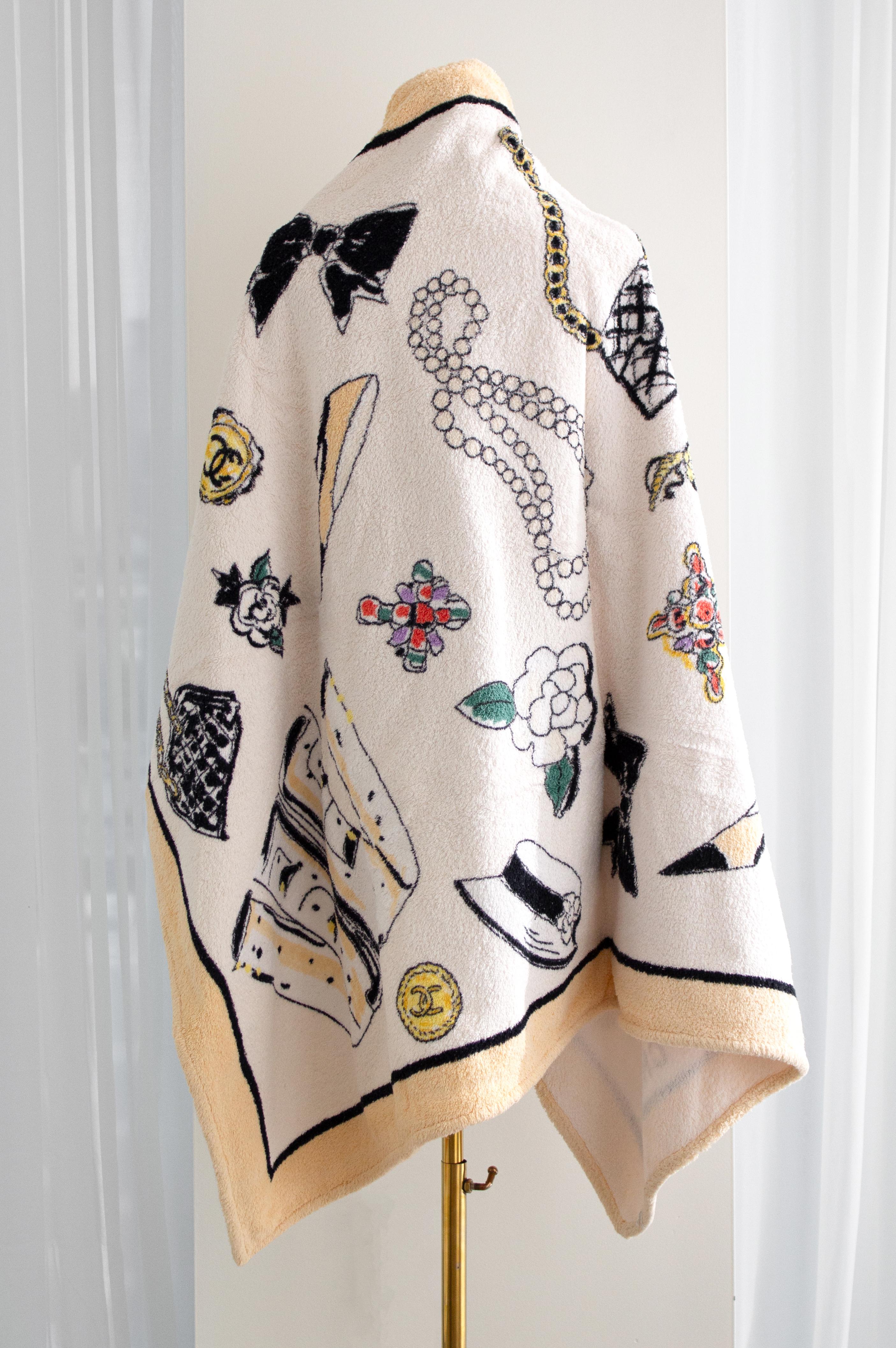 Chanel Vintage S/S 1994 Beige White Printed Terrycloth 94P Beach Towel For Sale 3
