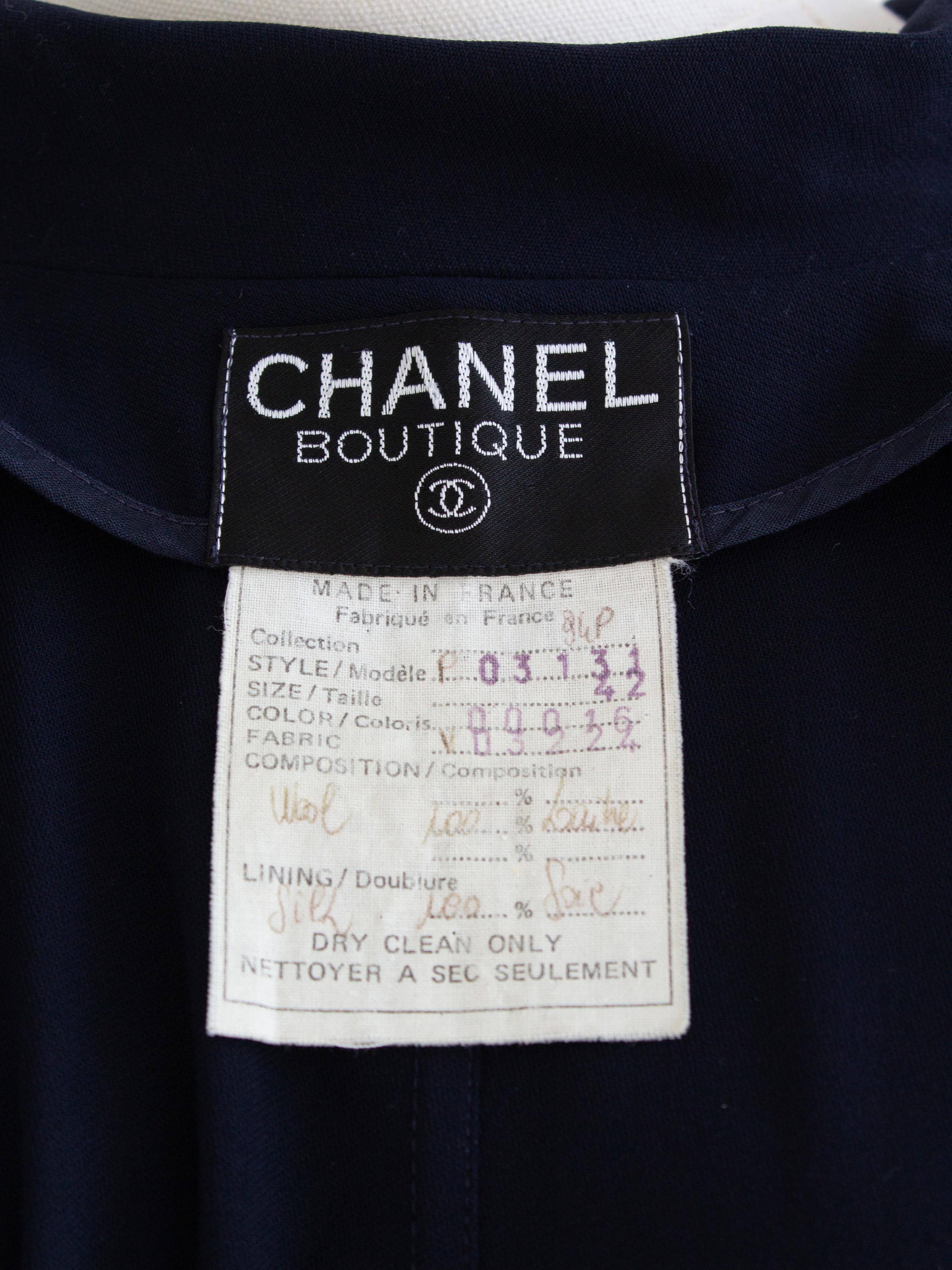 Chaqueta Chanel Vintage S/S 1994 Azul Marino Oro CC Doble Botón 94P en venta 7